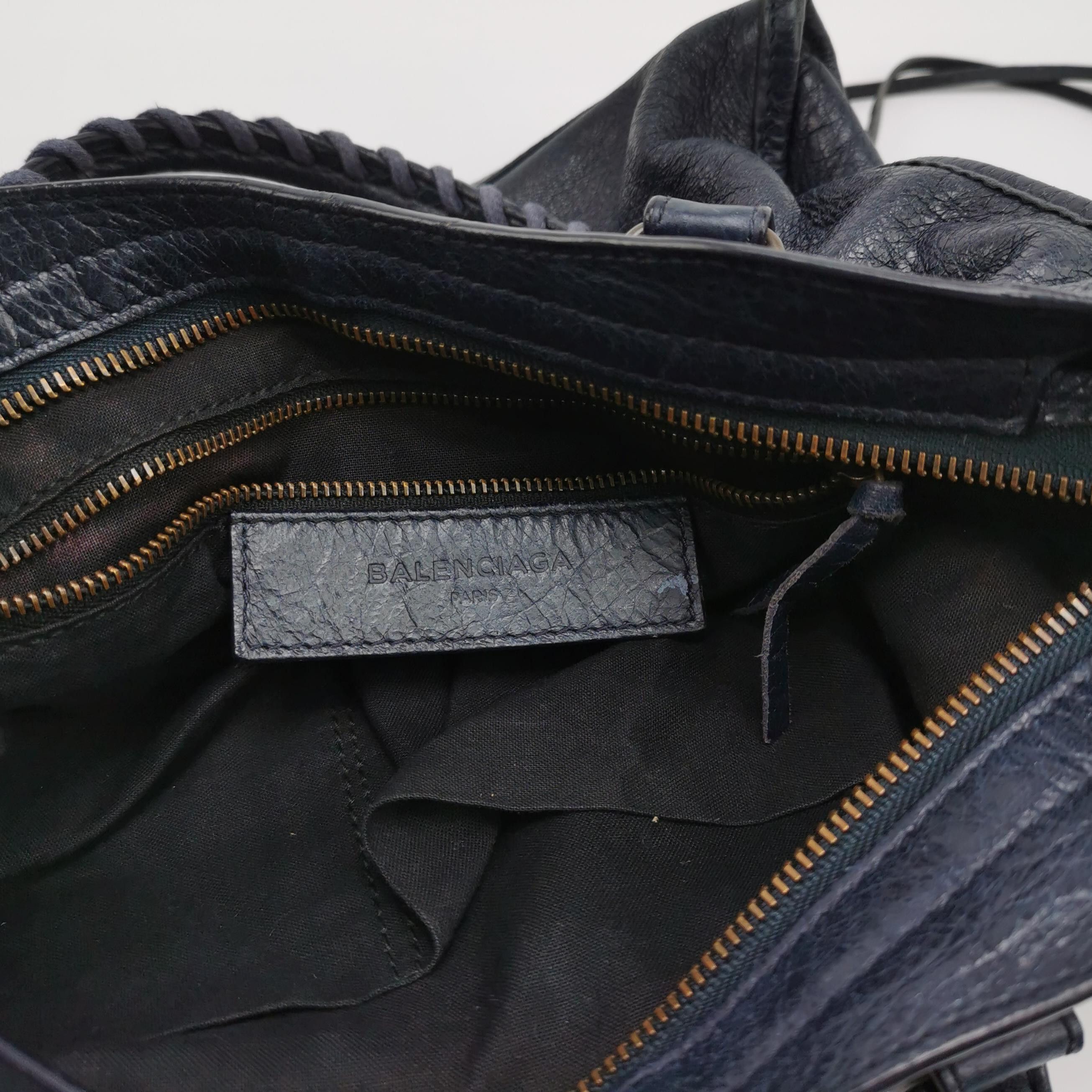 Balenciaga Balenciaga Women os Shoulder Bags Size ONE SIZE - 8 Thumbnail