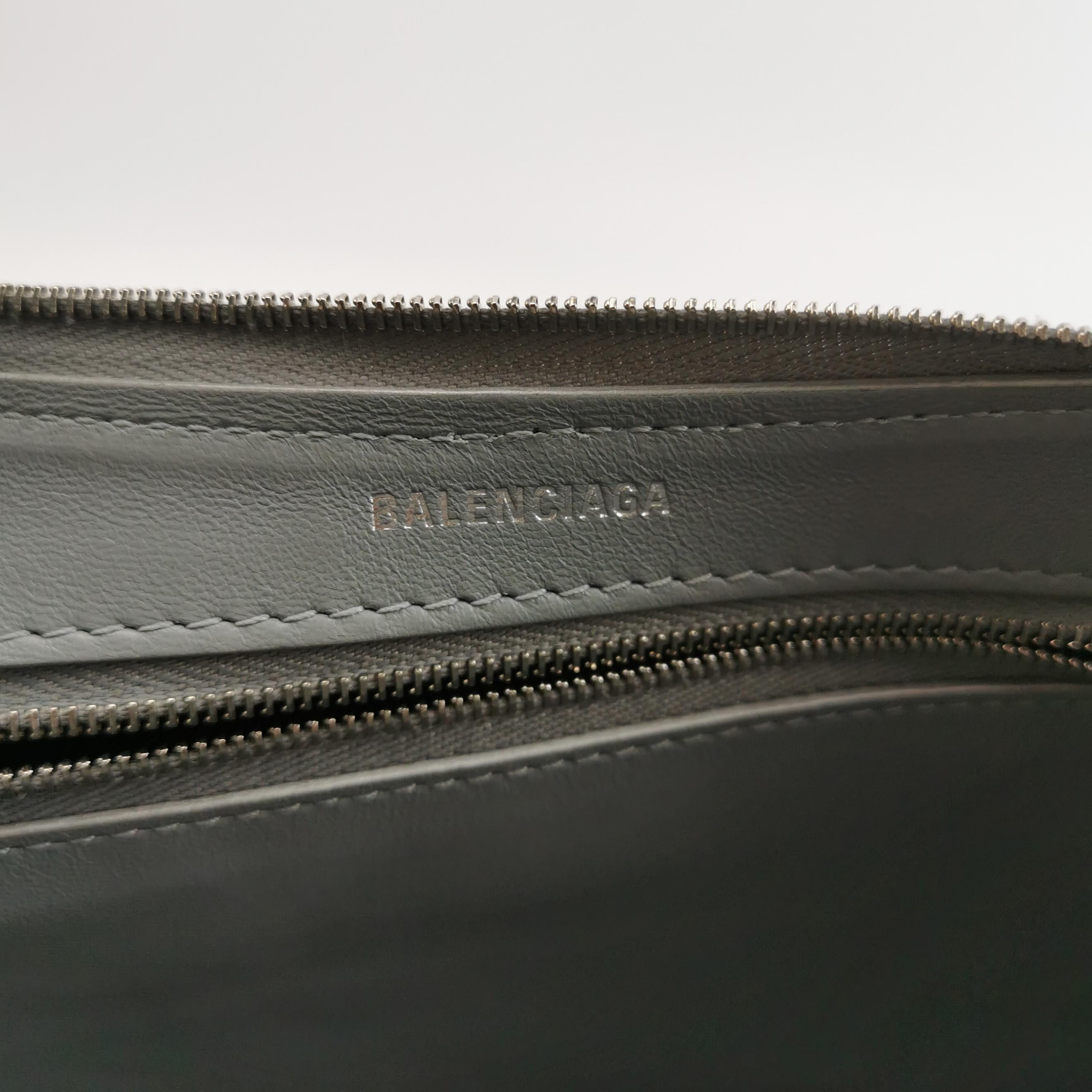 Balenciaga Balenciaga Women os Shoulder Bags Size ONE SIZE - 8 Thumbnail