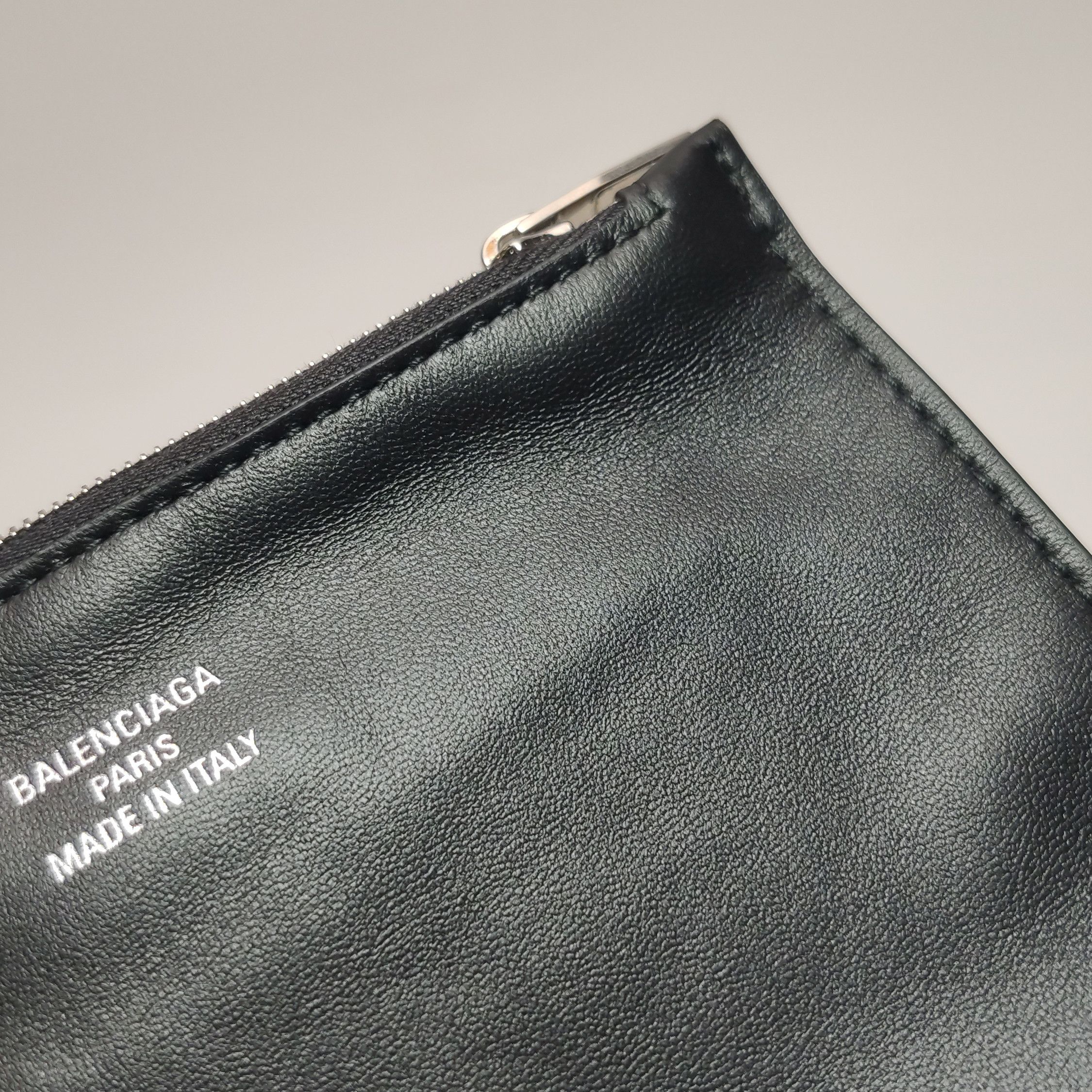 Balenciaga Balenciaga Women os Shoulder Bags Size ONE SIZE - 18 Thumbnail