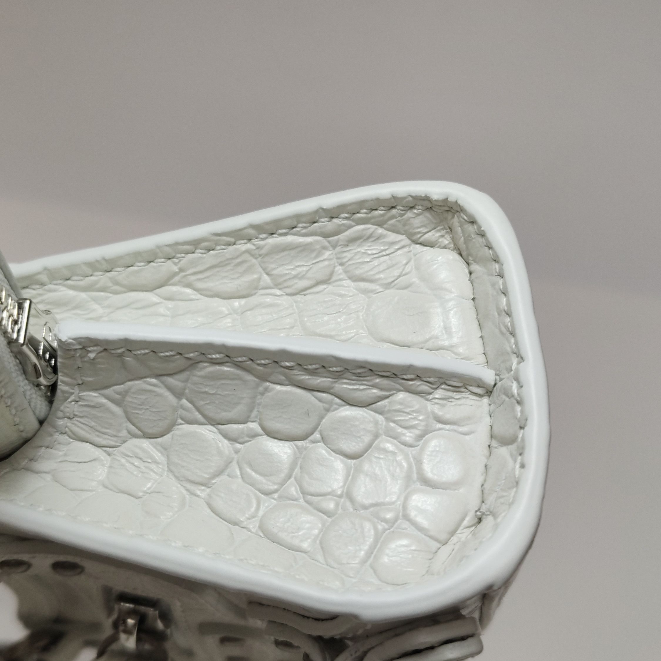 Balenciaga Balenciaga Women os Crossbody Bags Size ONE SIZE - 23 Thumbnail
