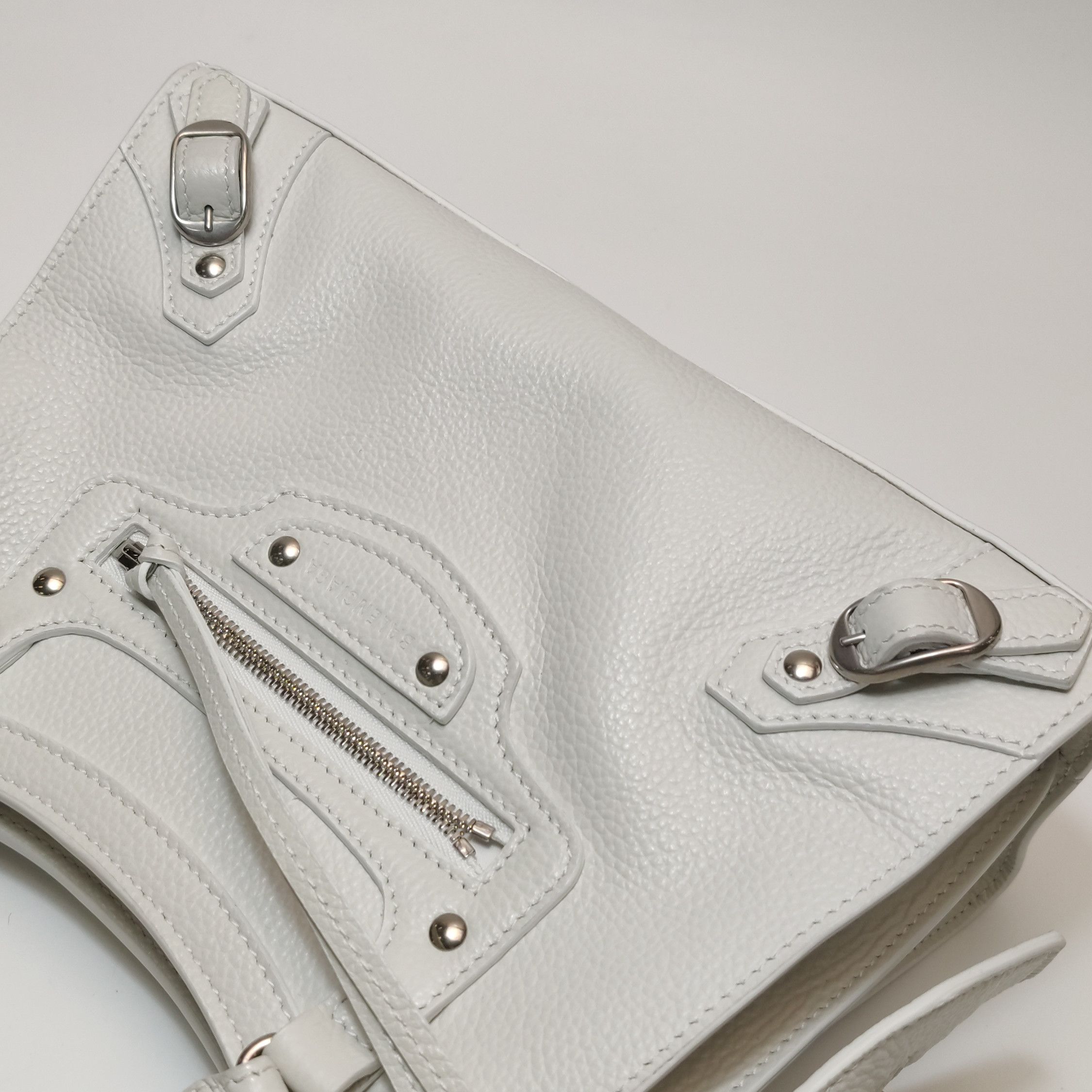 Balenciaga Balenciaga Women os Shoulder Bags Size ONE SIZE - 23 Thumbnail