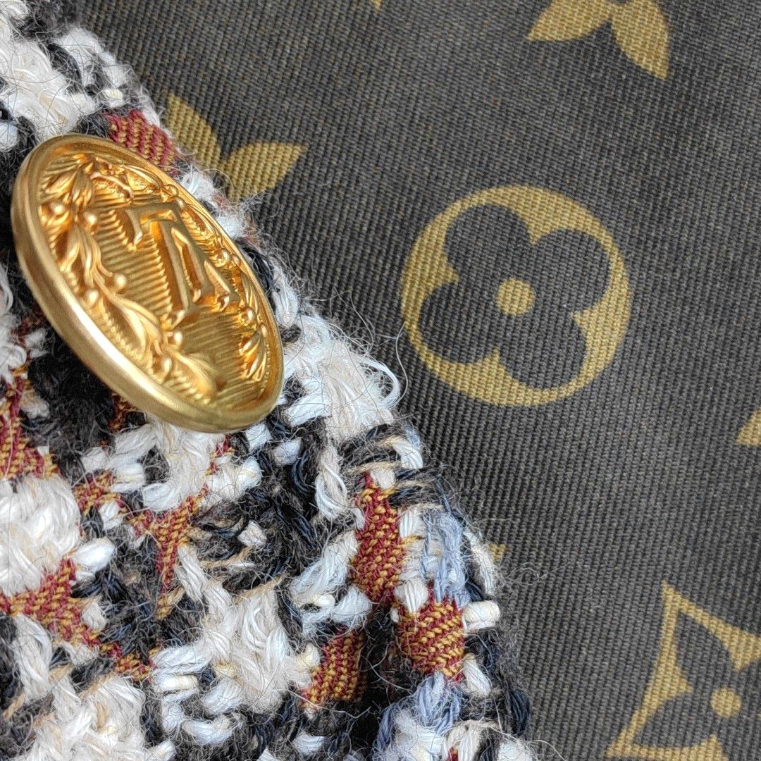 Louis Vuitton Louis Vuitton Tweed Monogram Badge Blazer Size 38 Size S / US 4 / IT 40 - 5 Thumbnail