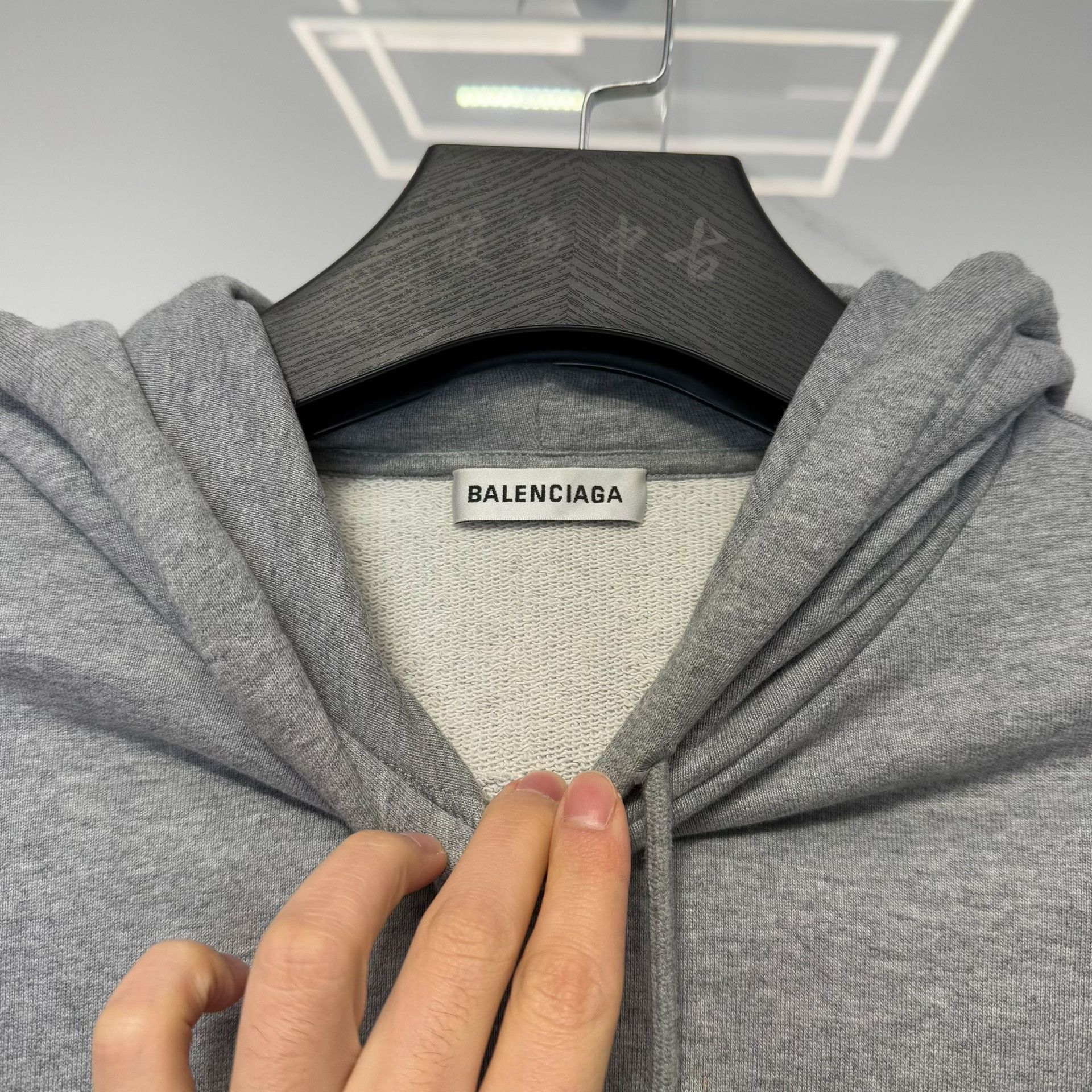 Balenciaga Balenciaga Logo Hoodie Size S Size US S / EU 44-46 / 1 - 5 Thumbnail