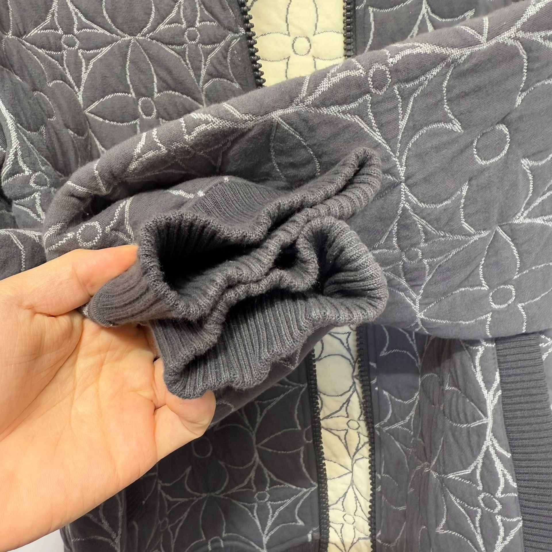 Louis Vuitton Louis Vuitton Monogram Embossed Bomber Jacket Size S Size US S / EU 44-46 / 1 - 8 Thumbnail