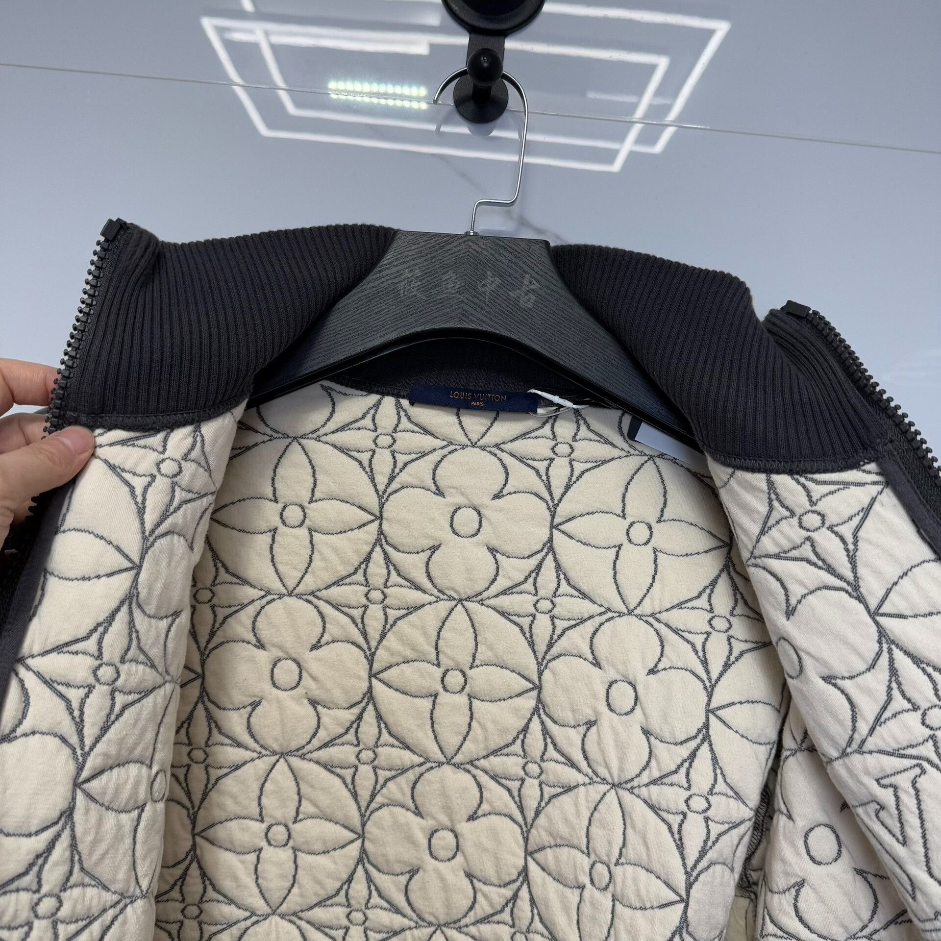 Louis Vuitton Louis Vuitton Monogram Embossed Bomber Jacket Size S Size US S / EU 44-46 / 1 - 5 Thumbnail