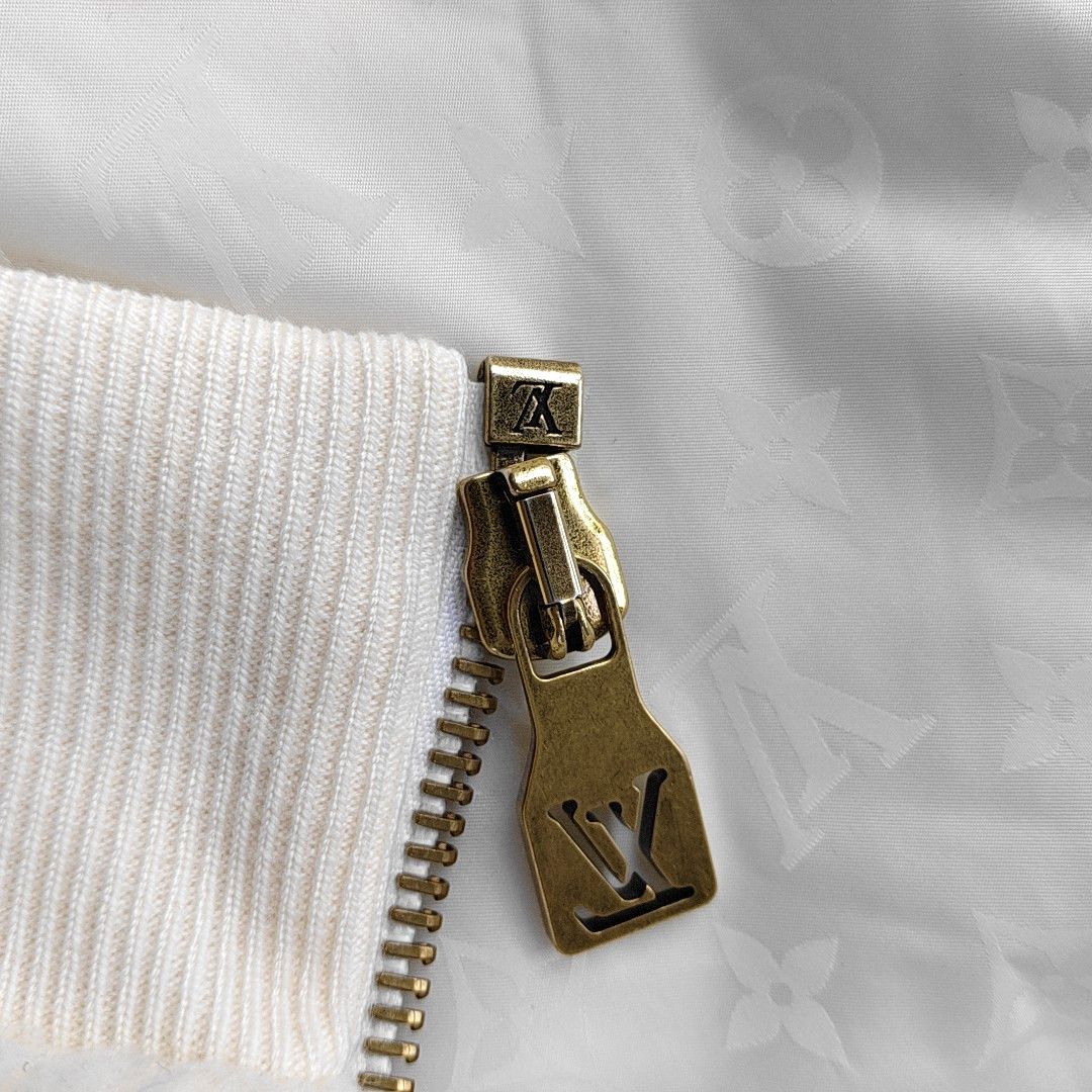 Louis Vuitton Louis Vuitton Monogram Fleece Jacket Size XL Size US XL / EU 56 / 4 - 5 Thumbnail