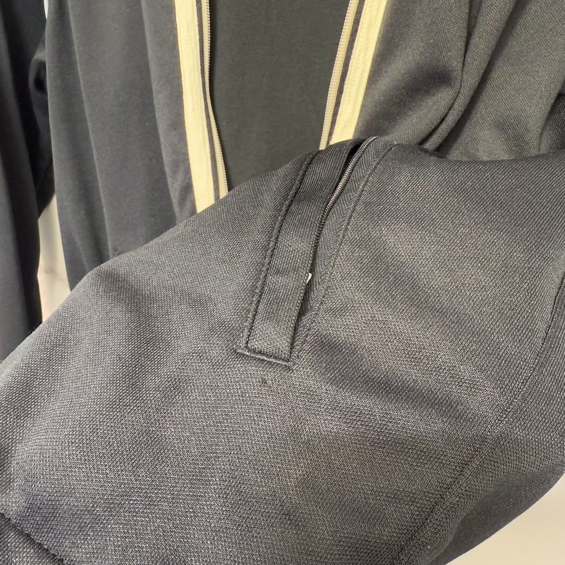 Gucci Gucci Logo Side Stripe Jacket Size S Size US S / EU 44-46 / 1 - 8 Thumbnail