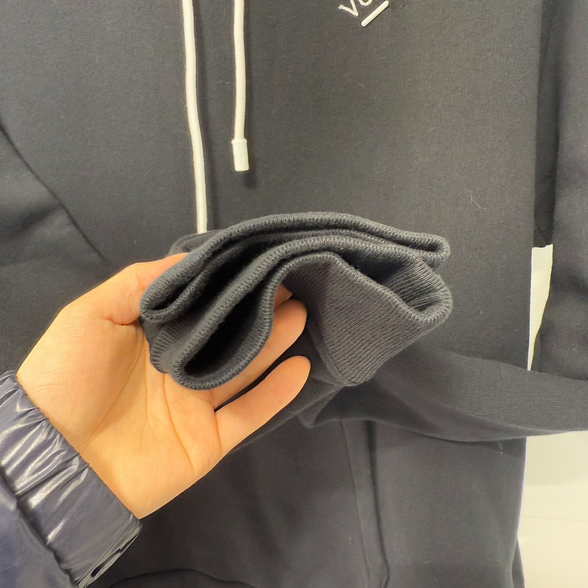 Louis Vuitton Louis Vuitton Logo Hoodie Size XXL Size US XXL / EU 58 / 5 - 8 Thumbnail