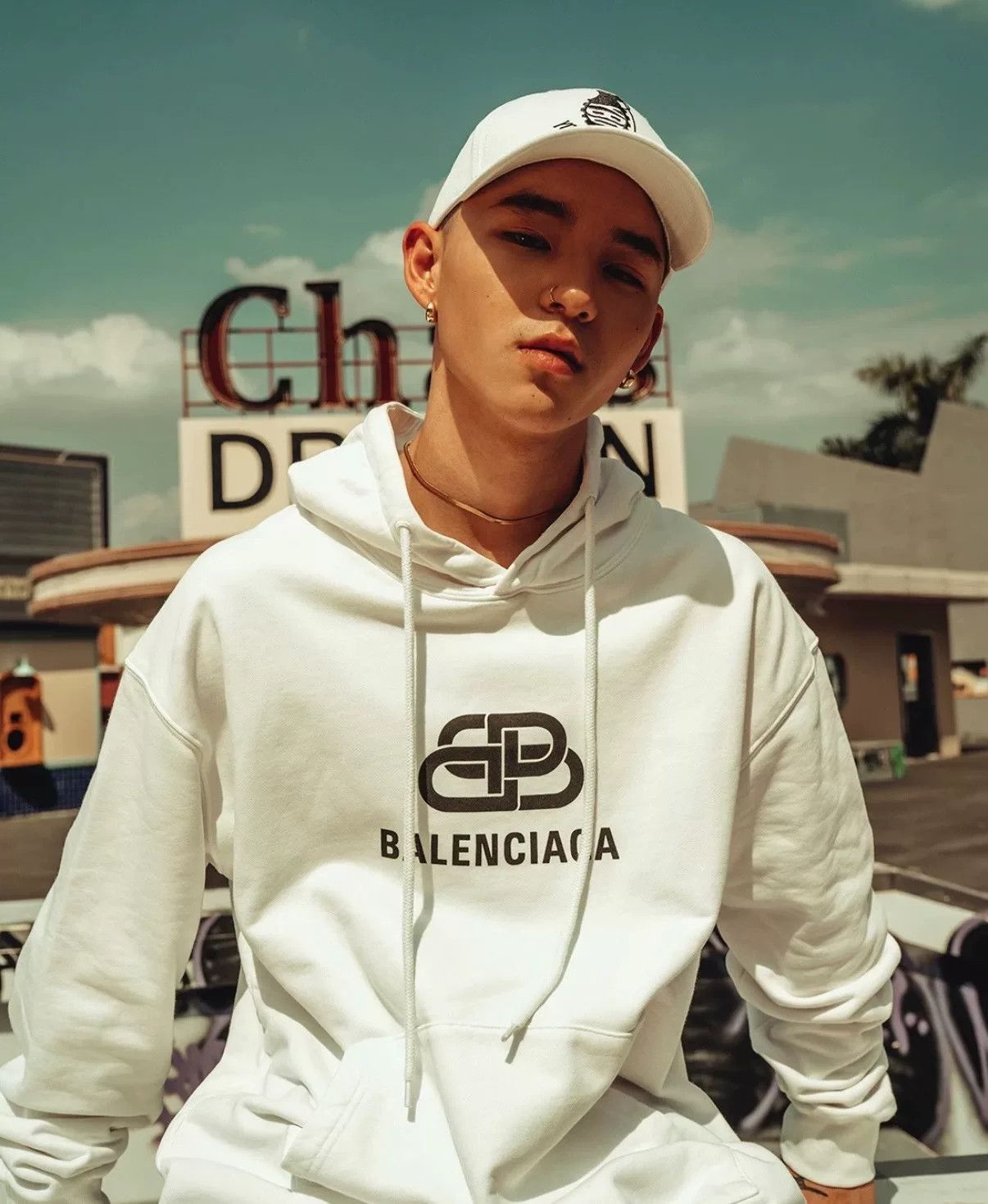 Balenciaga Balenciaga BB Logo Hoodie Size L Size US L / EU 52-54 / 3 - 10 Thumbnail