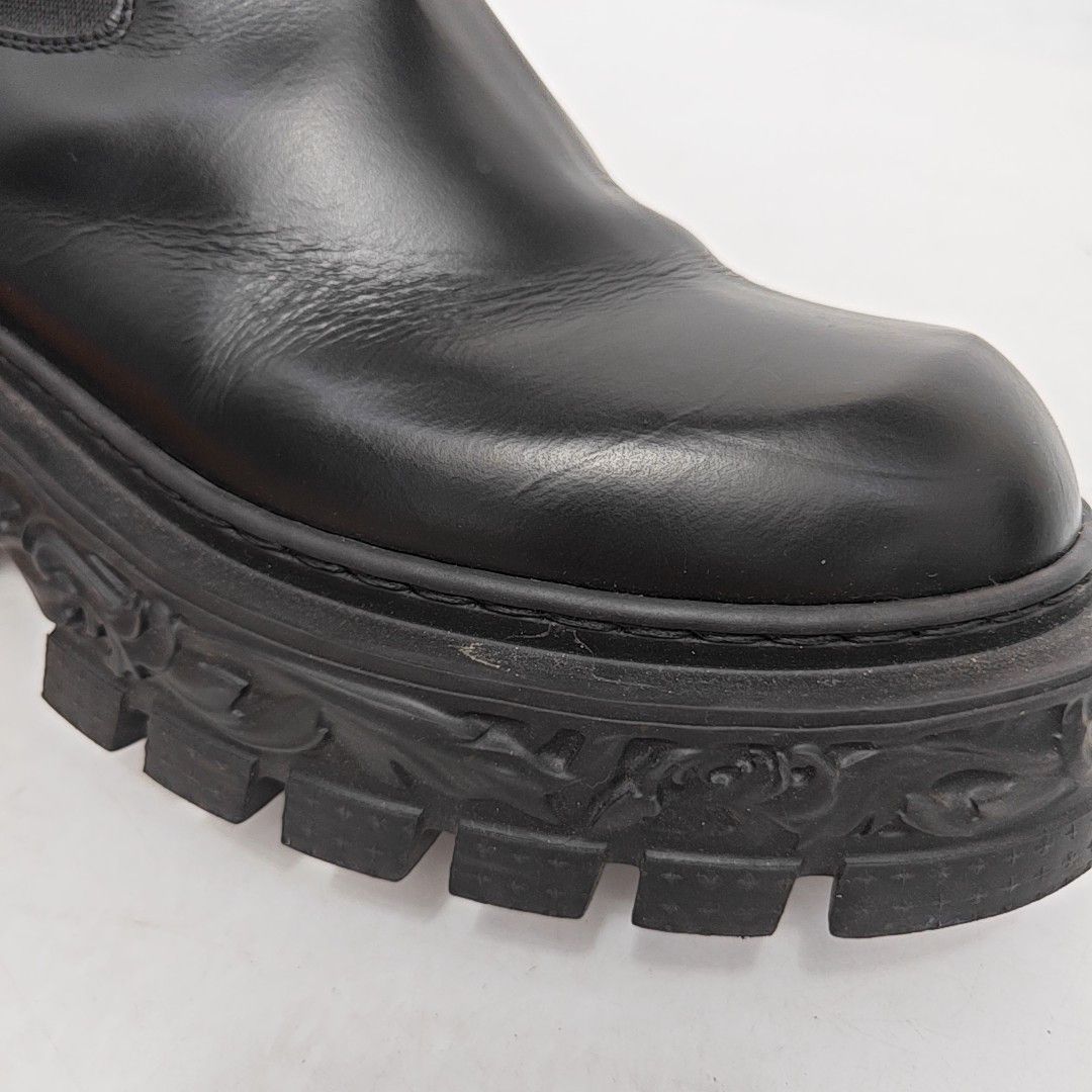 Louis Vuitton Louis Vuitton Leather Lug Sole Chelsea Boots Size 6 Size US 6 / EU 39 - 7 Thumbnail