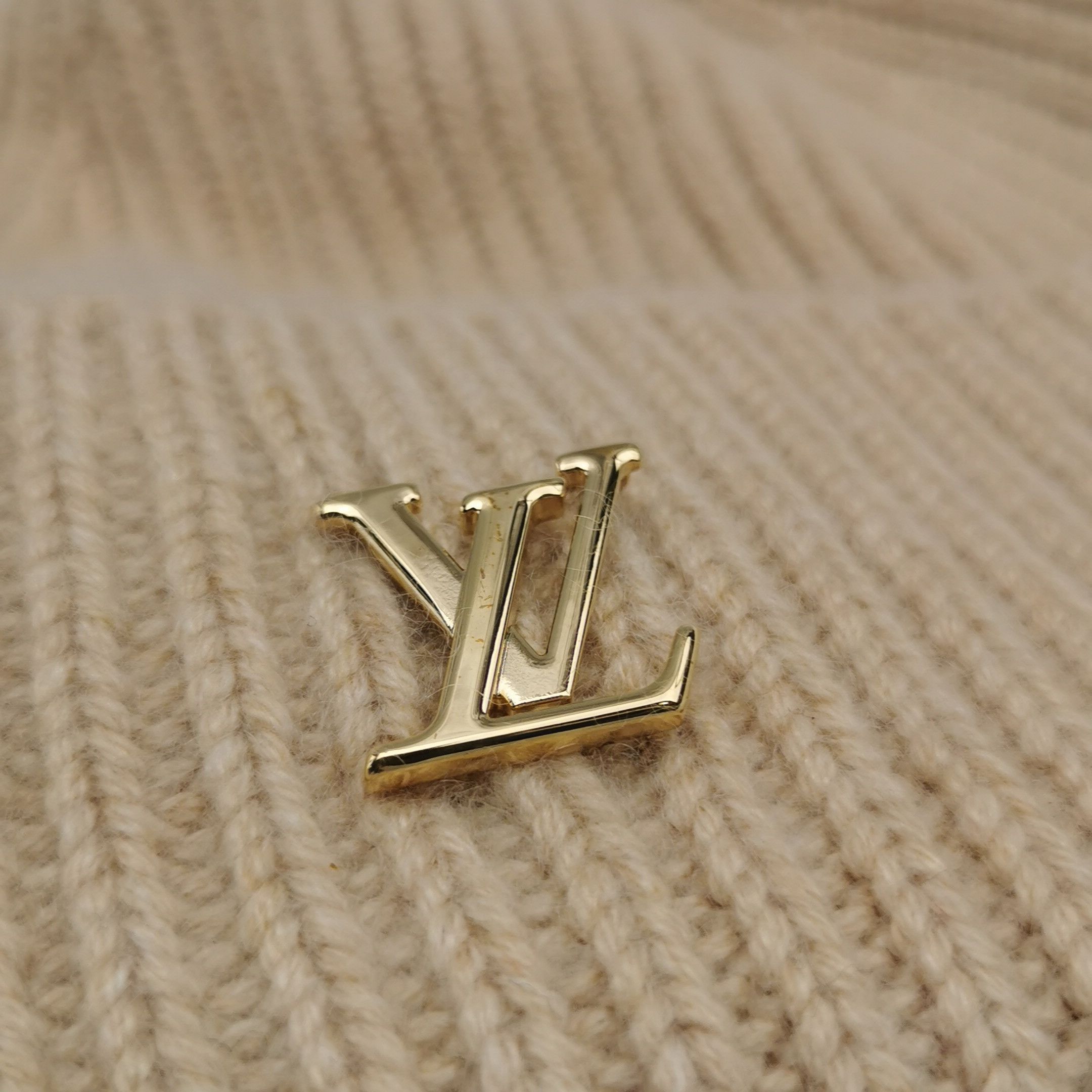 Louis Vuitton Louis Vuitton Cashmere LV Logo Beanie One Size Size ONE SIZE - 7 Thumbnail