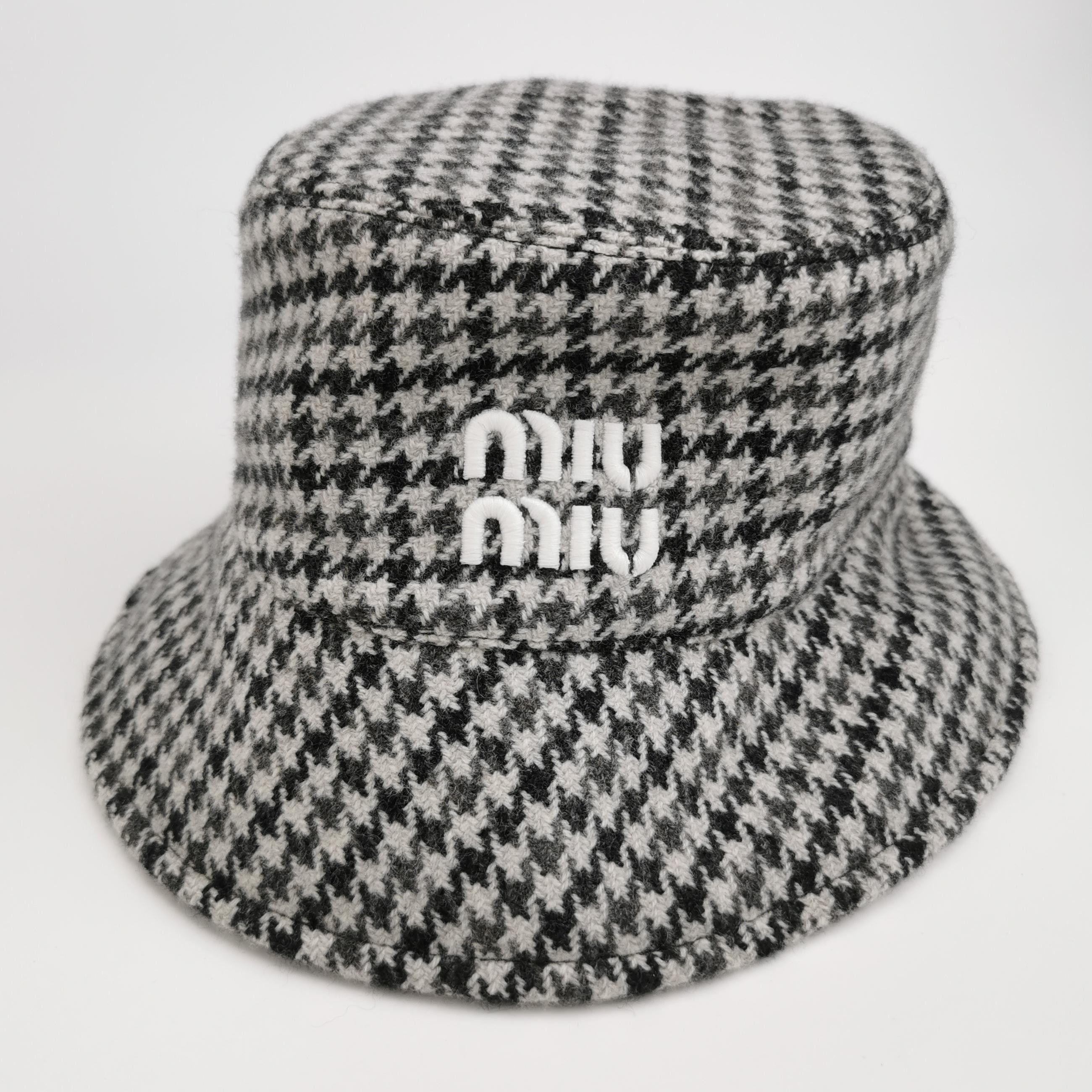 Miu Miu Miu Miu Dogtooth Logo Bucket Hat Size S Size ONE SIZE - 4 Thumbnail