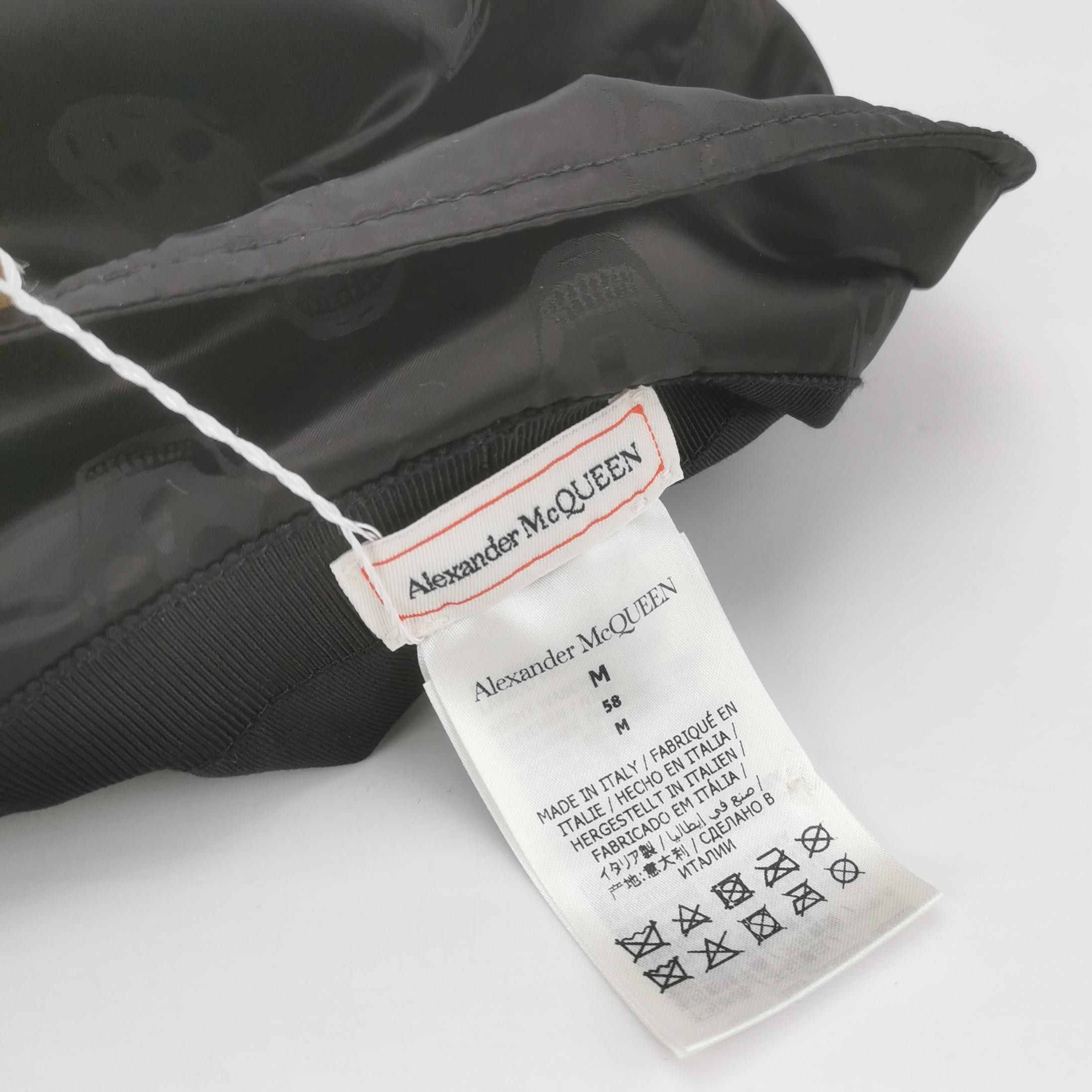Alexander McQueen Alexander McQueen Logo Skull Bucket Hat Size M Size ONE SIZE - 5 Thumbnail