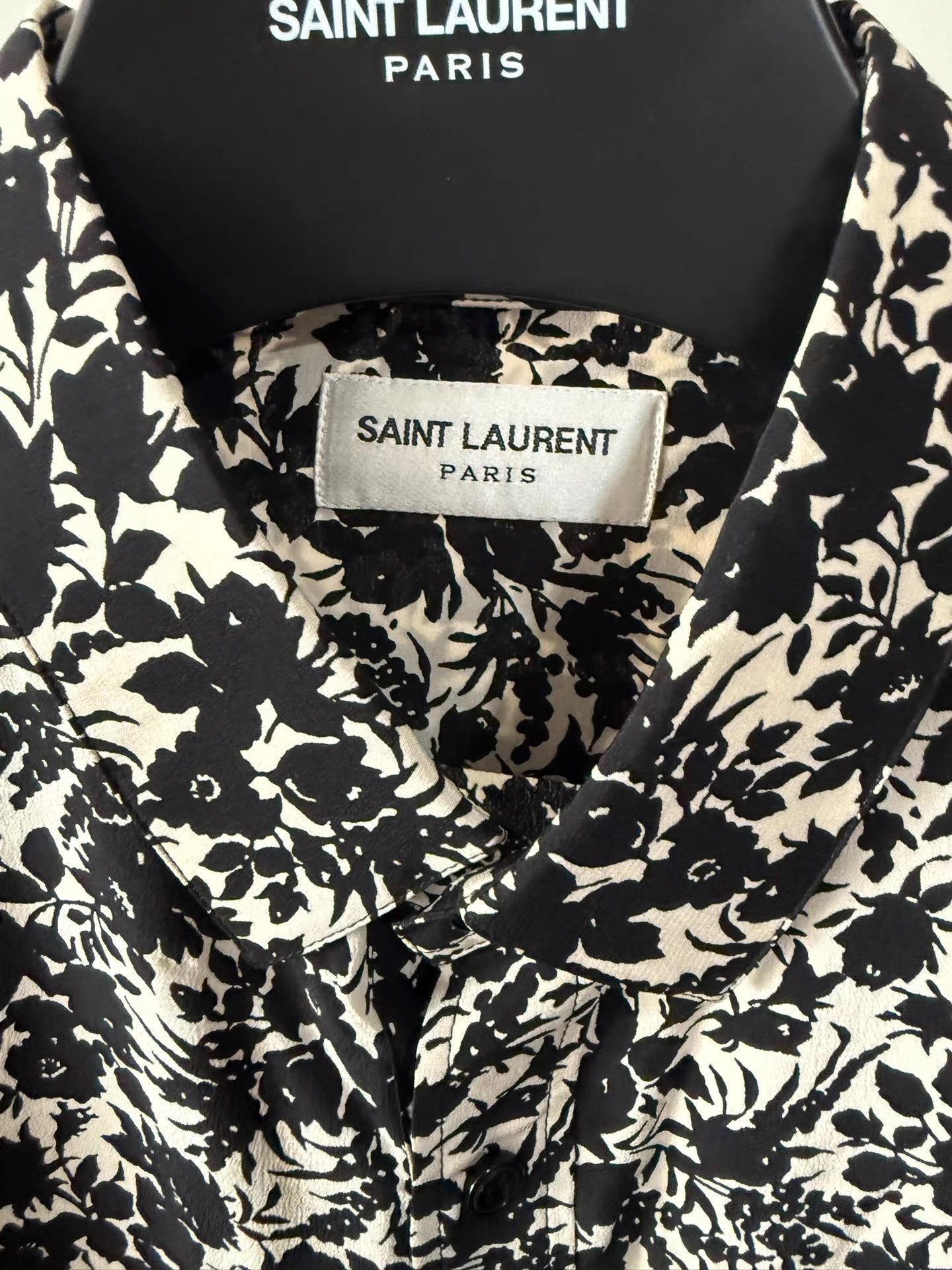 Saint Laurent Paris Floral Print Short Sleeve Button-Up Shirt Size US S / EU 44-46 / 1 - 3 Thumbnail