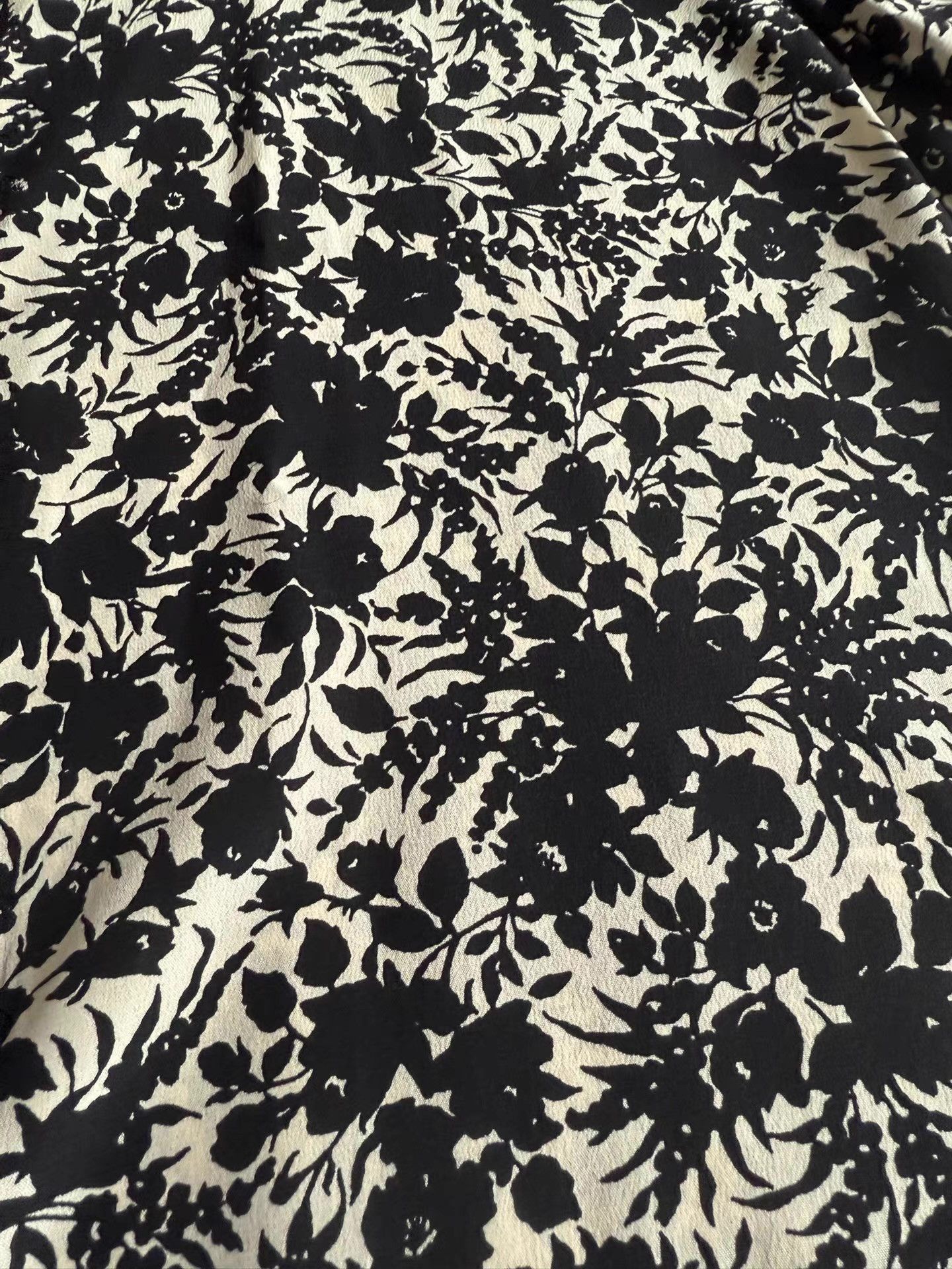 Saint Laurent Paris Floral Print Short Sleeve Button-Up Shirt Size US S / EU 44-46 / 1 - 7 Thumbnail