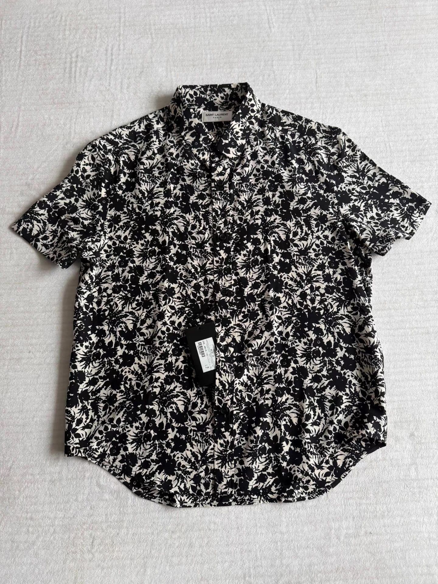 Saint Laurent Paris Floral Print Short Sleeve Button-Up Shirt Size US S / EU 44-46 / 1 - 2 Thumbnail
