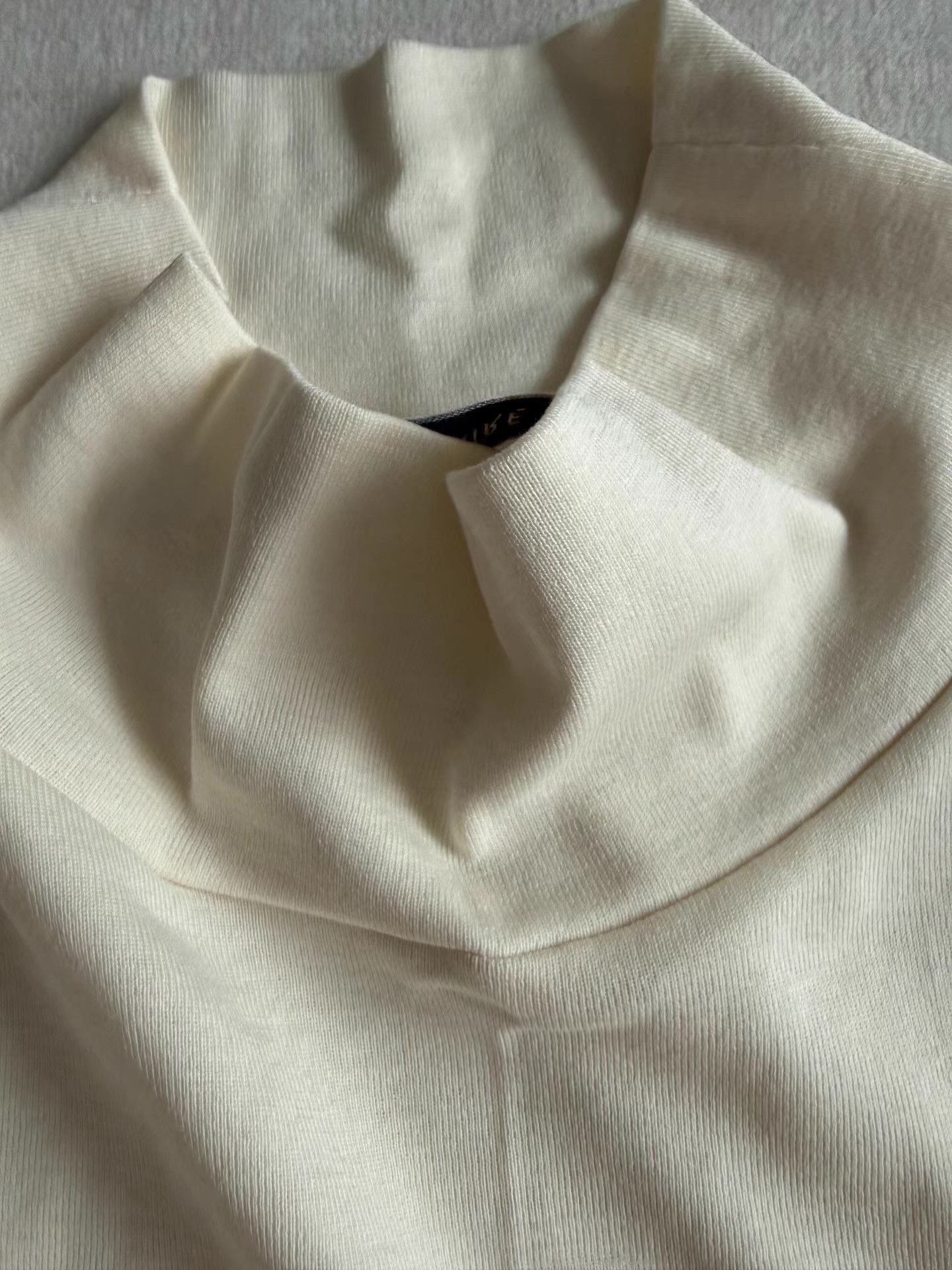 Lemaire Beige High Neck Long Sleeve Top Size S Size US S / EU 44-46 / 1 - 5 Thumbnail
