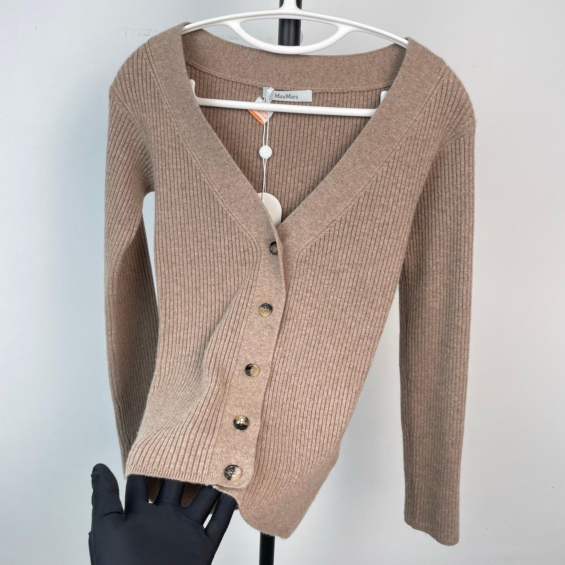 Max Mara MaxMara Brown V-Neck Knit Cardigan Size XS / US 0-2 / IT 36-38 - 3 Thumbnail