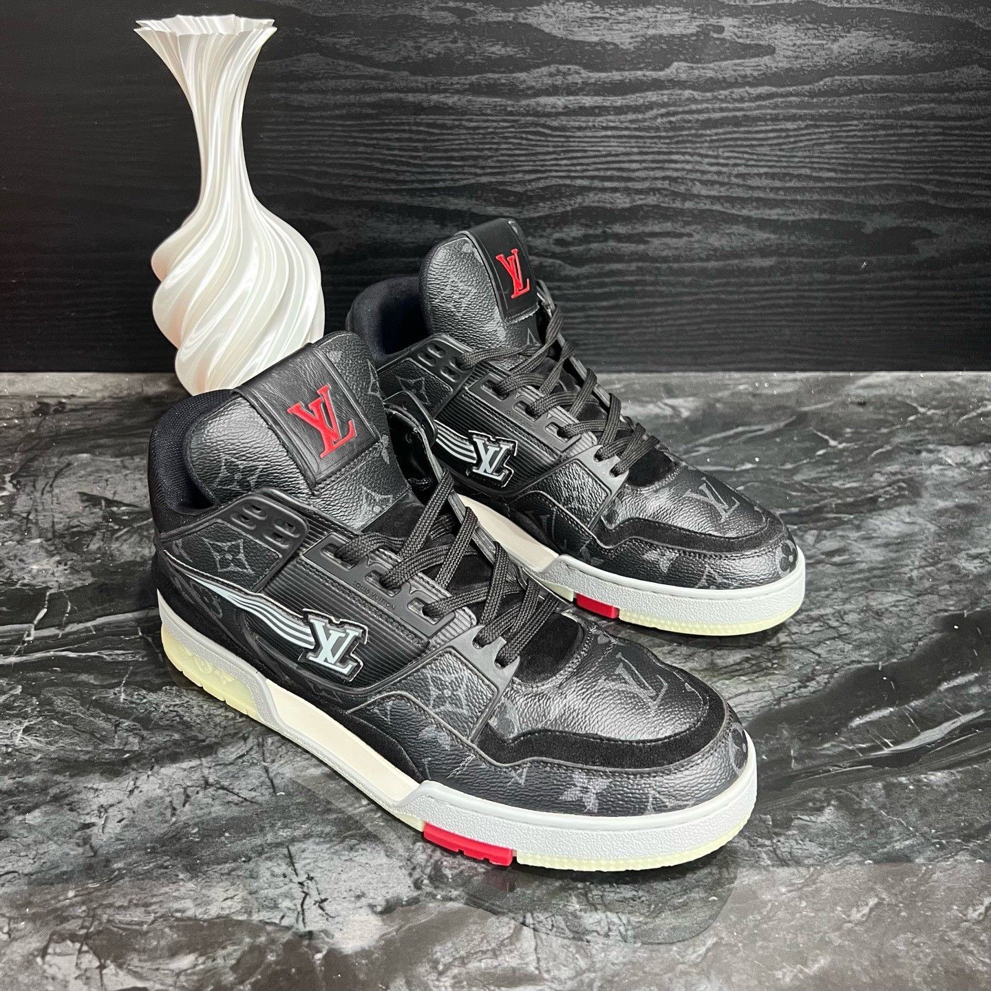 Louis Vuitton Louis Vuitton Black Monogram Trainer Sneakers Size US 8.5 / EU 41-42 - 3 Thumbnail