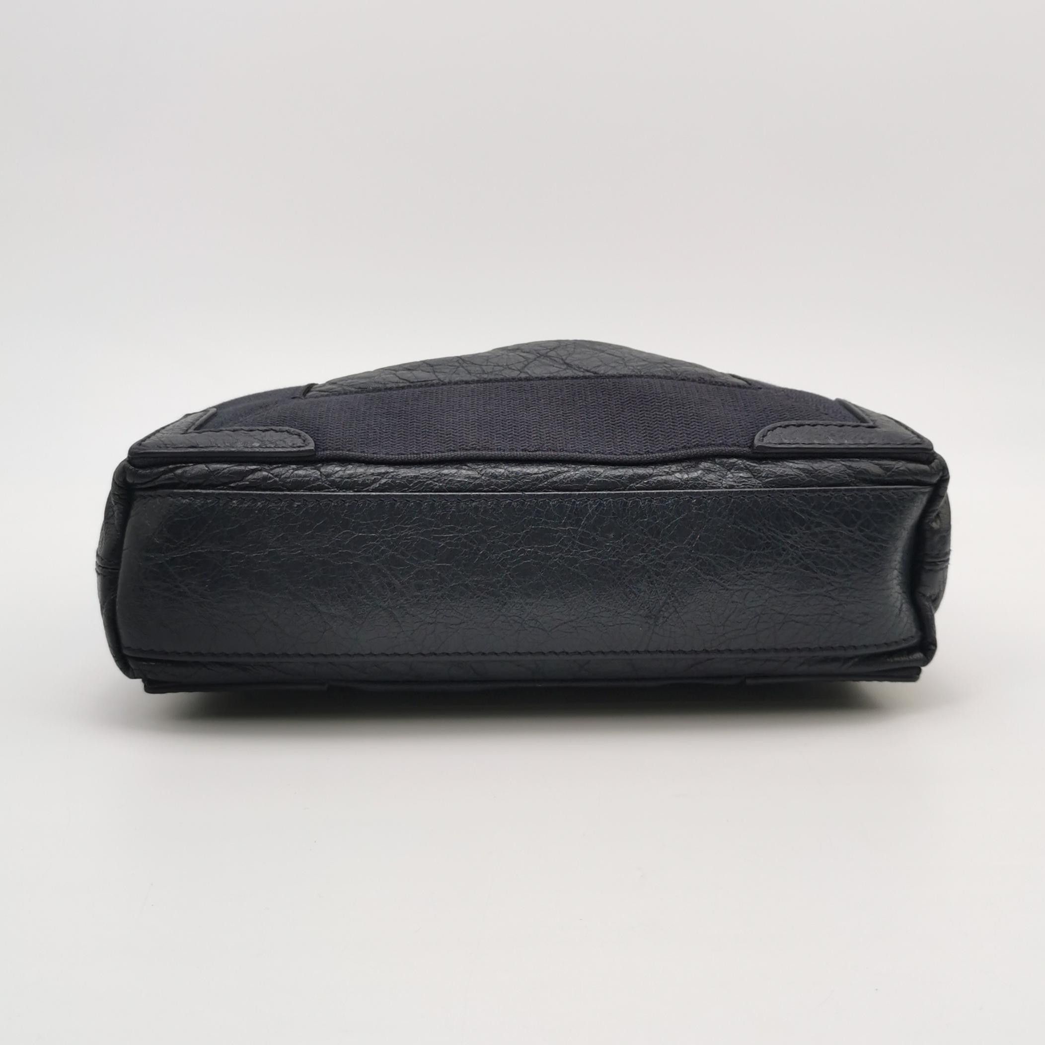 Balenciaga Balenciaga Women os Shoulder Bags Size ONE SIZE - 6 Thumbnail