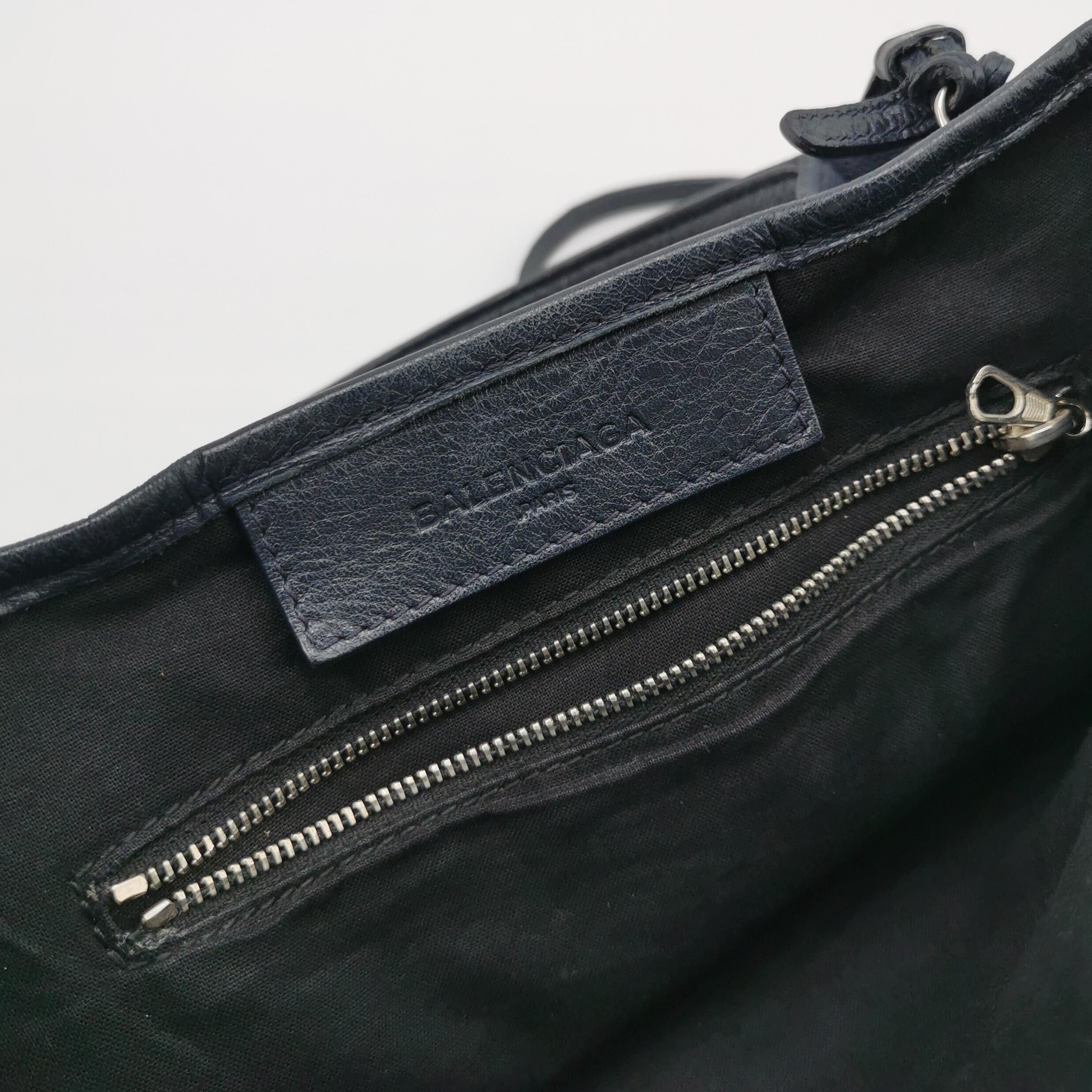 Balenciaga Balenciaga Women os Shoulder Bags Size ONE SIZE - 8 Thumbnail