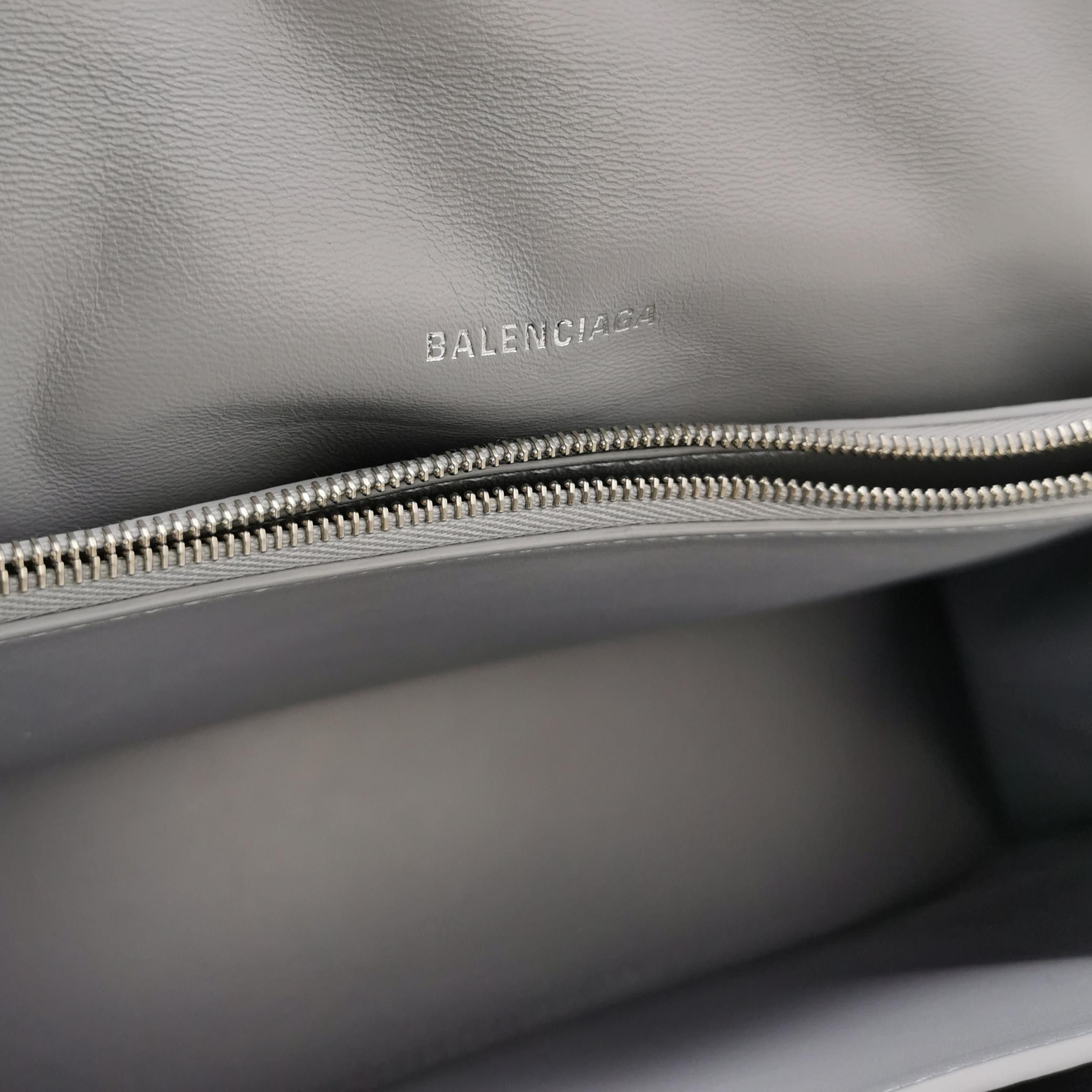 Balenciaga Balenciaga Women os Shoulder Bags Size ONE SIZE - 8 Thumbnail