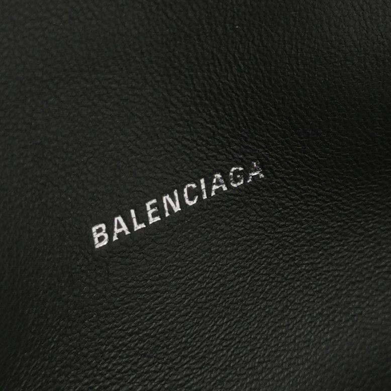 Balenciaga Balenciaga Women os Shoulder Bags Size ONE SIZE - 8 Thumbnail