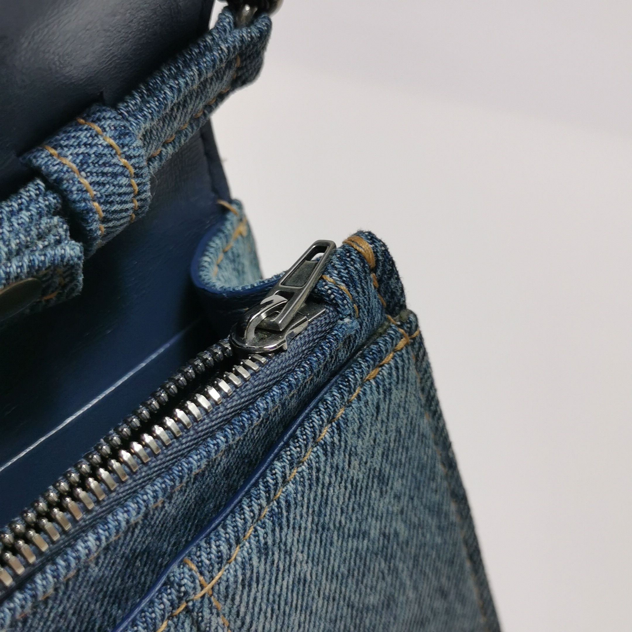 Balenciaga Balenciaga Women os Shoulder Bags Size ONE SIZE - 17 Thumbnail