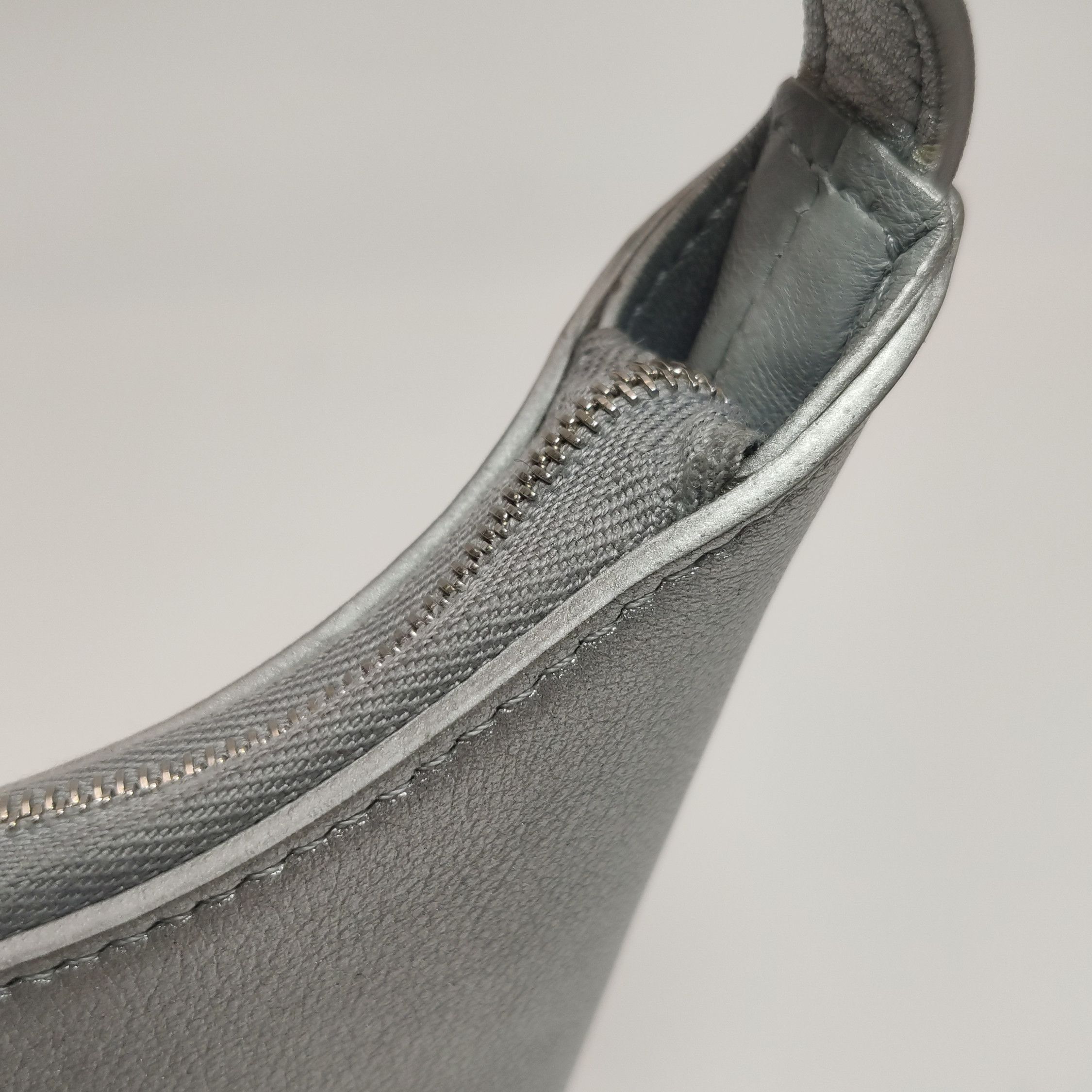 Balenciaga Balenciaga Women os Shoulder Bags Size ONE SIZE - 21 Thumbnail