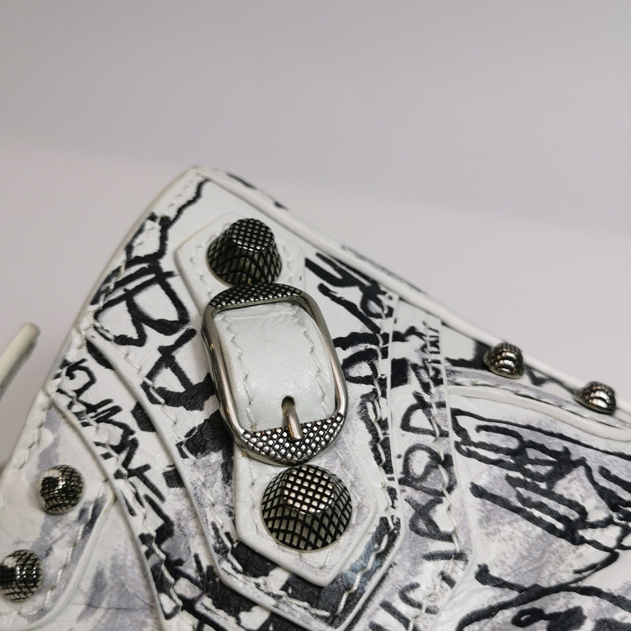 Balenciaga Balenciaga Women os Shoulder Bags Size ONE SIZE - 17 Thumbnail