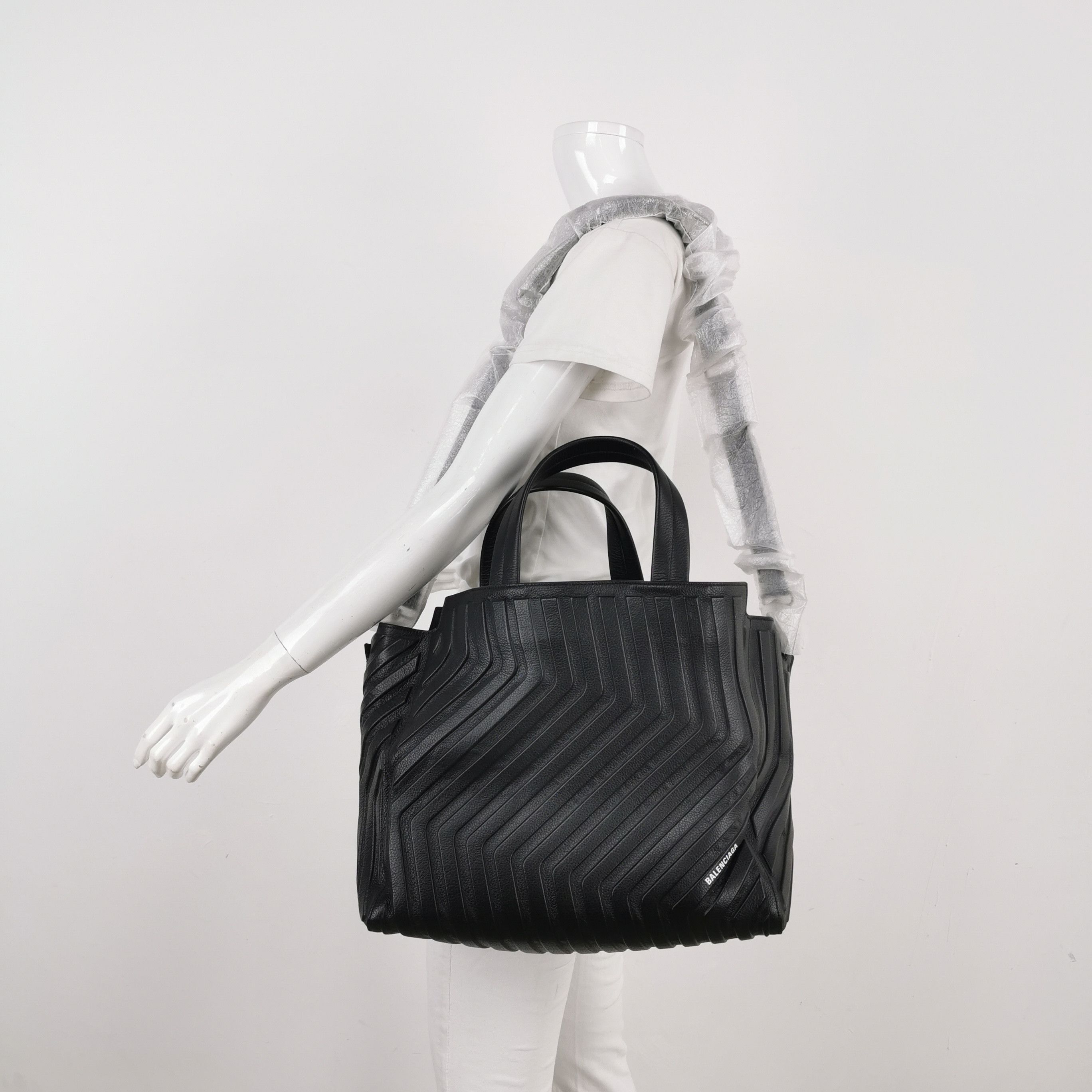 Balenciaga Balenciaga Women os Shoulder Bags Size ONE SIZE - 2 Thumbnail