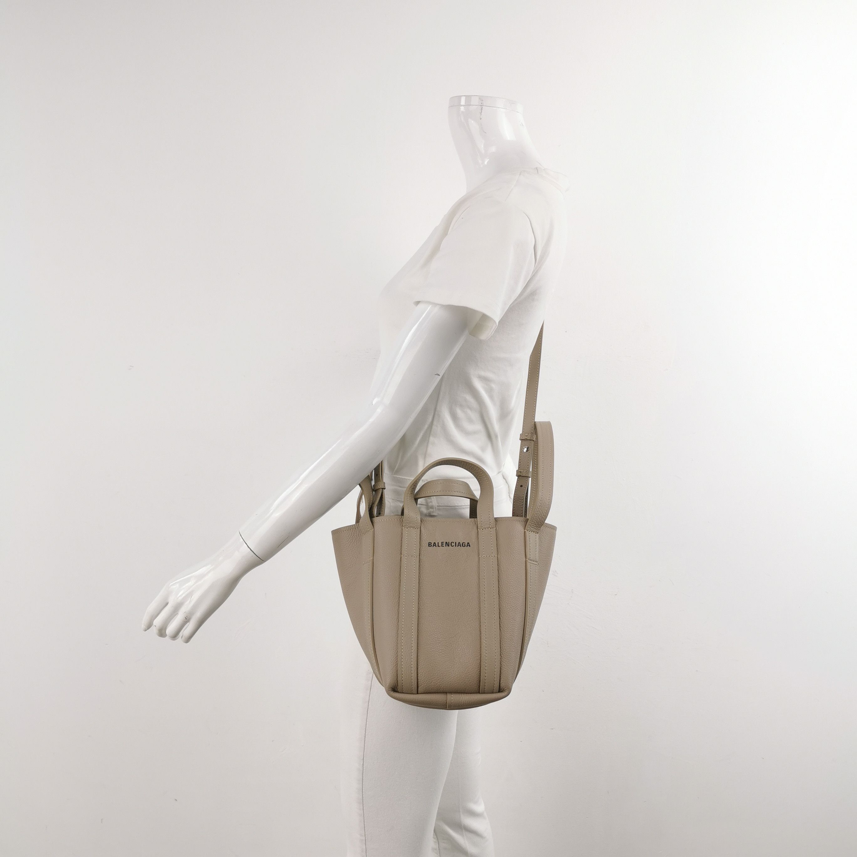 Balenciaga Balenciaga Women os Shoulder Bags Size ONE SIZE - 2 Thumbnail