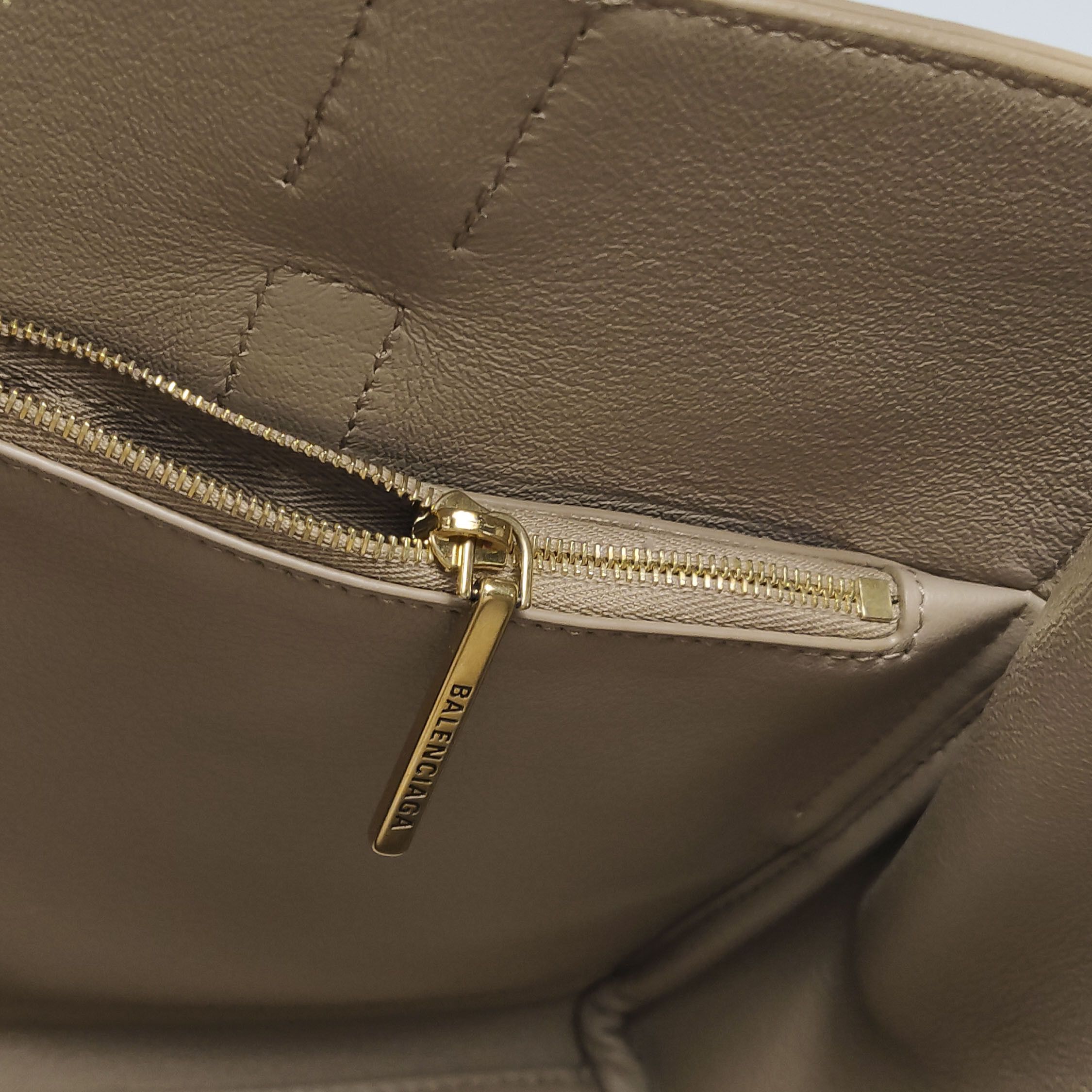 Balenciaga Balenciaga Women os Crossbody Bags Size ONE SIZE - 11 Thumbnail