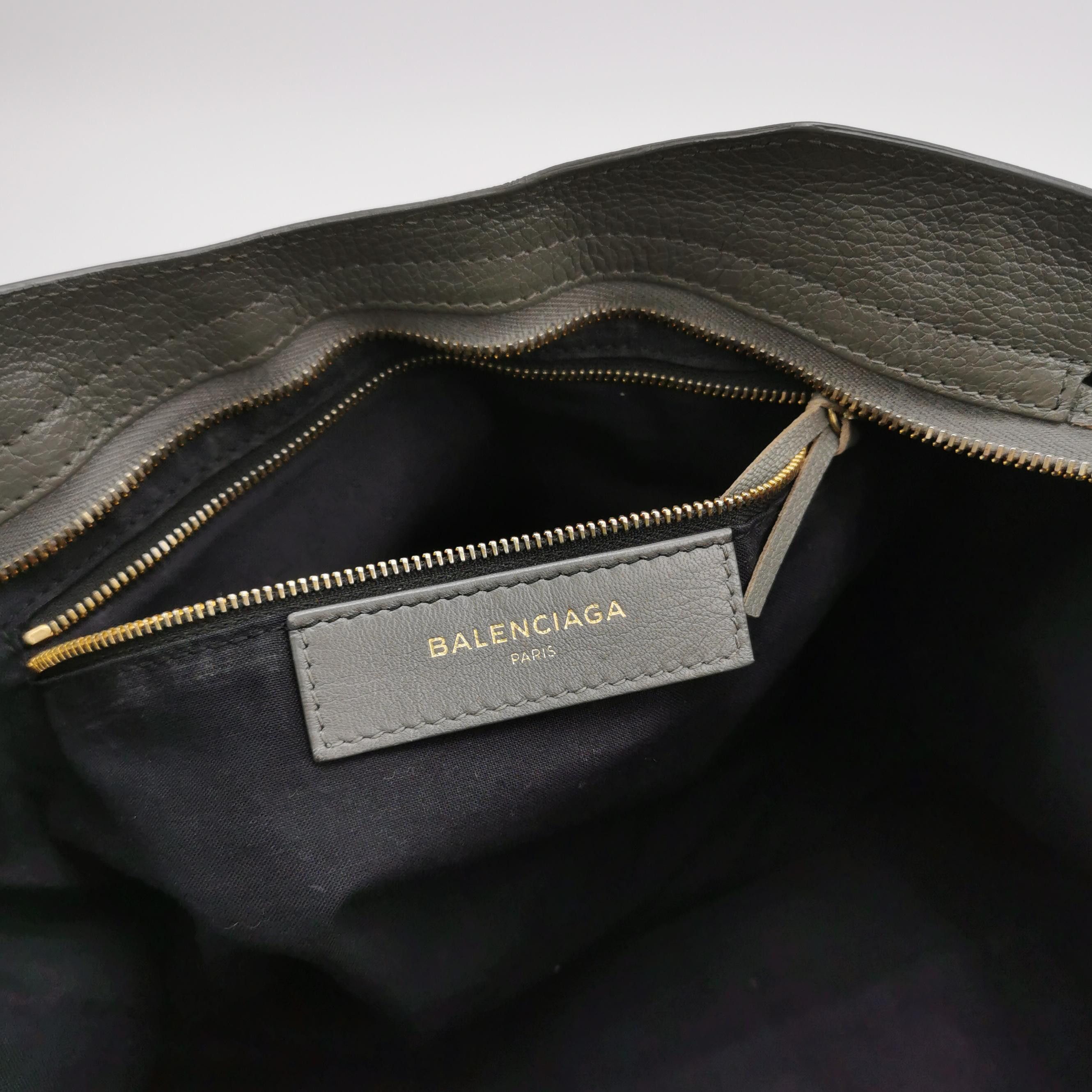 Balenciaga Balenciaga Women os Shoulder Bags Size ONE SIZE - 8 Thumbnail