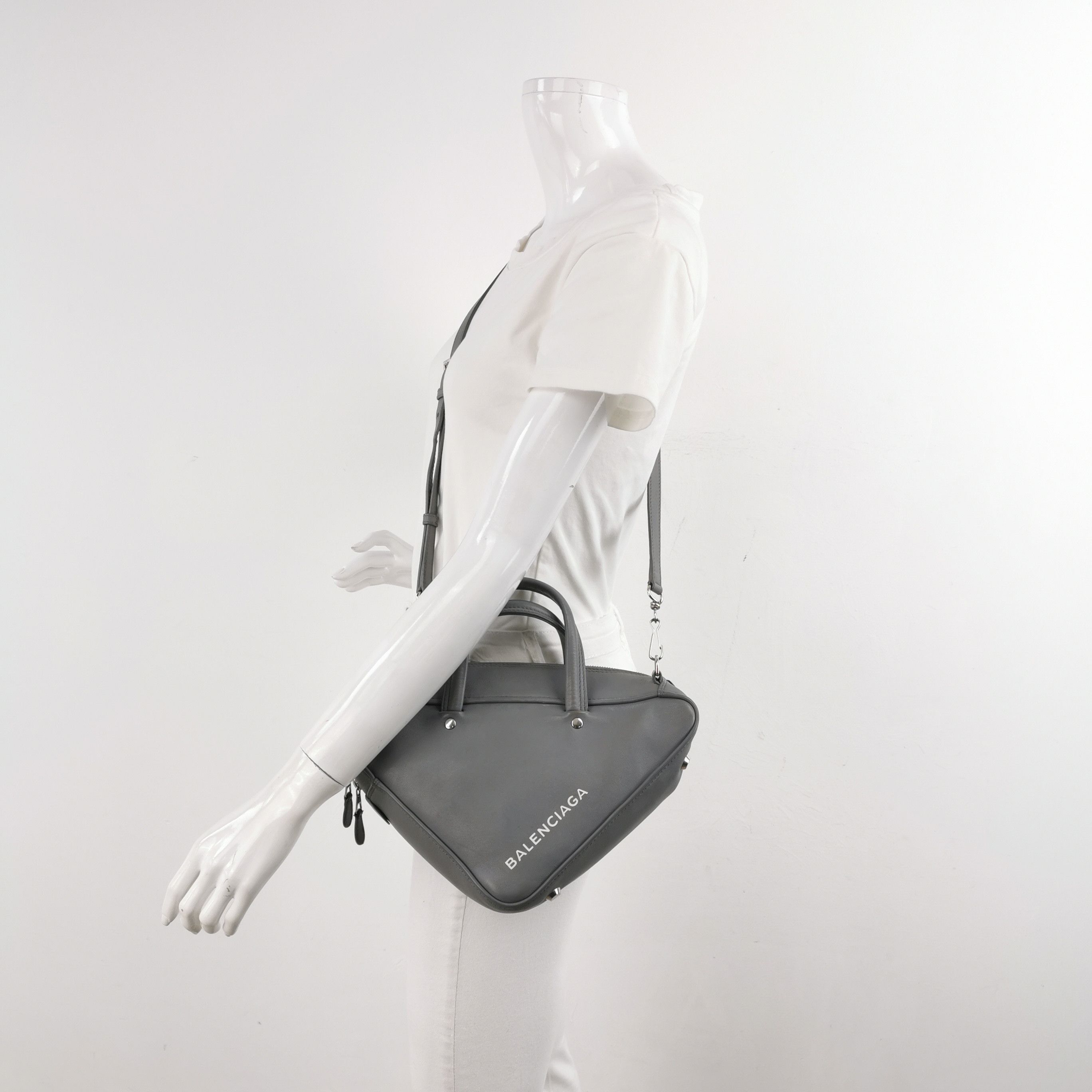 Balenciaga Balenciaga Women os Shoulder Bags Size ONE SIZE - 2 Thumbnail