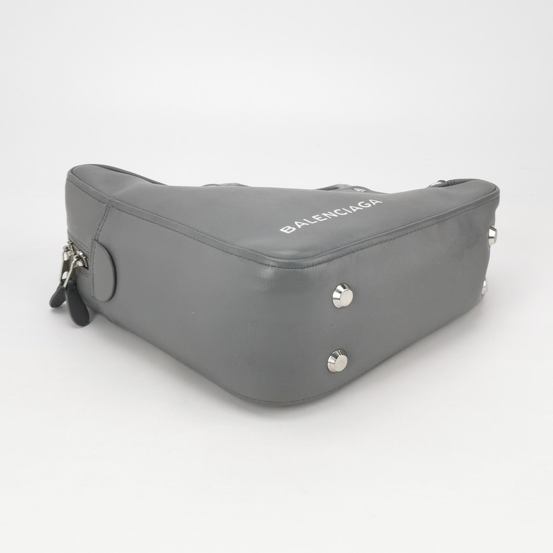 Balenciaga Balenciaga Women os Shoulder Bags Size ONE SIZE - 6 Thumbnail