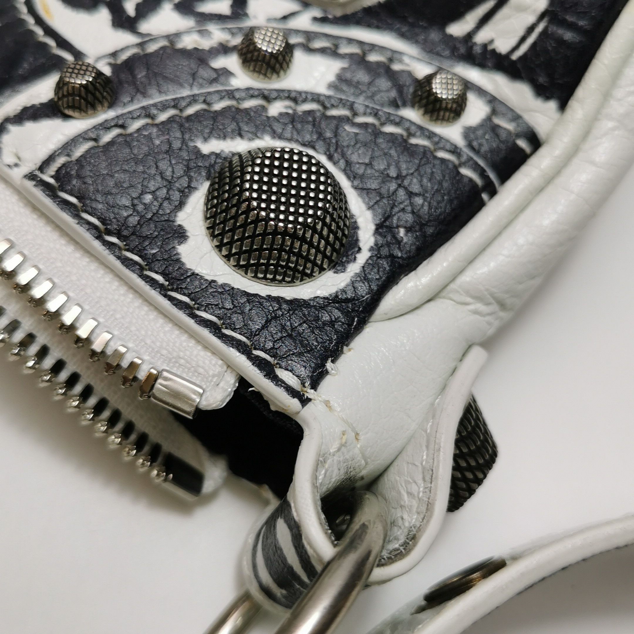 Balenciaga Balenciaga Women os Crossbody Bags Size ONE SIZE - 17 Thumbnail