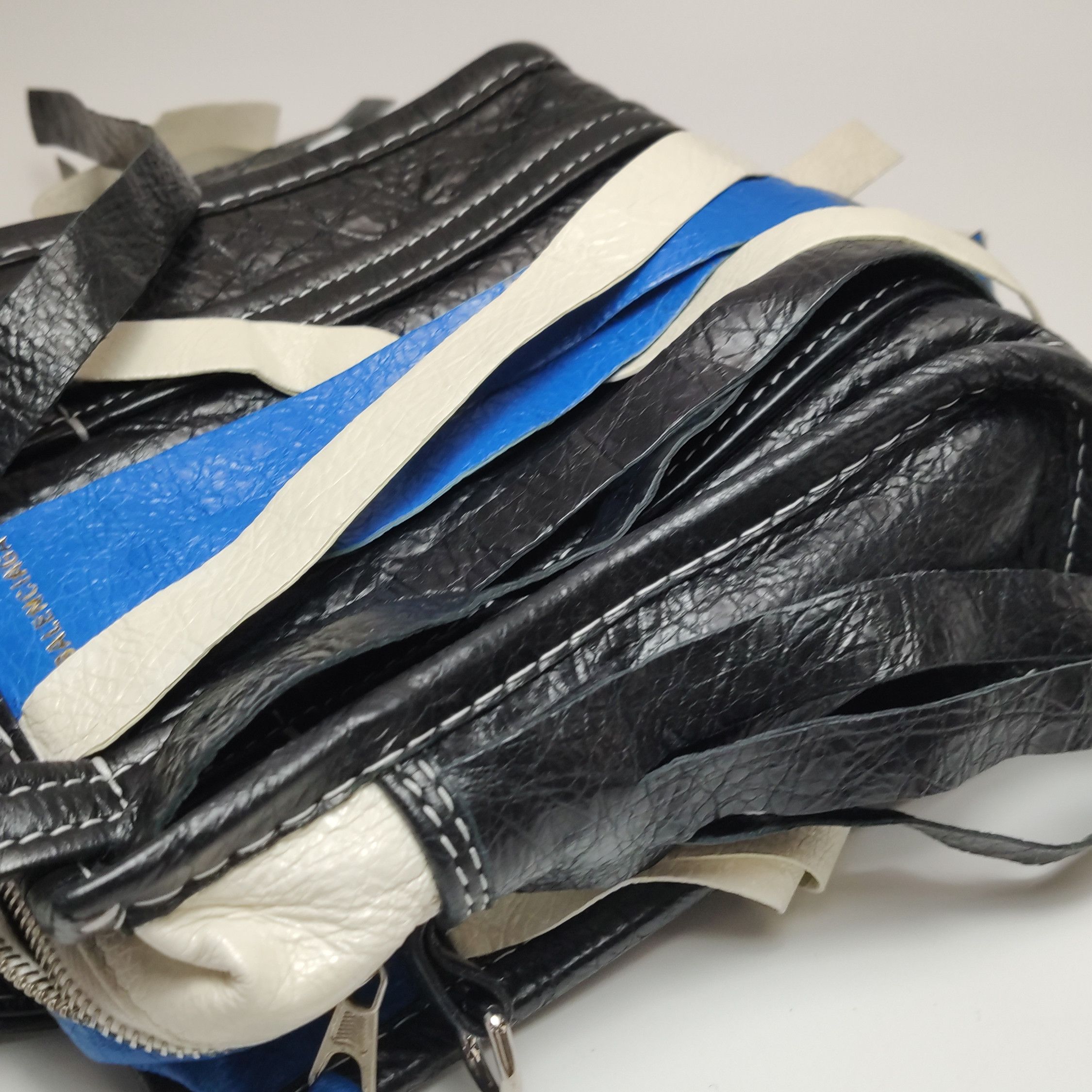 Balenciaga Balenciaga Women os Shoulder Bags Size ONE SIZE - 20 Thumbnail
