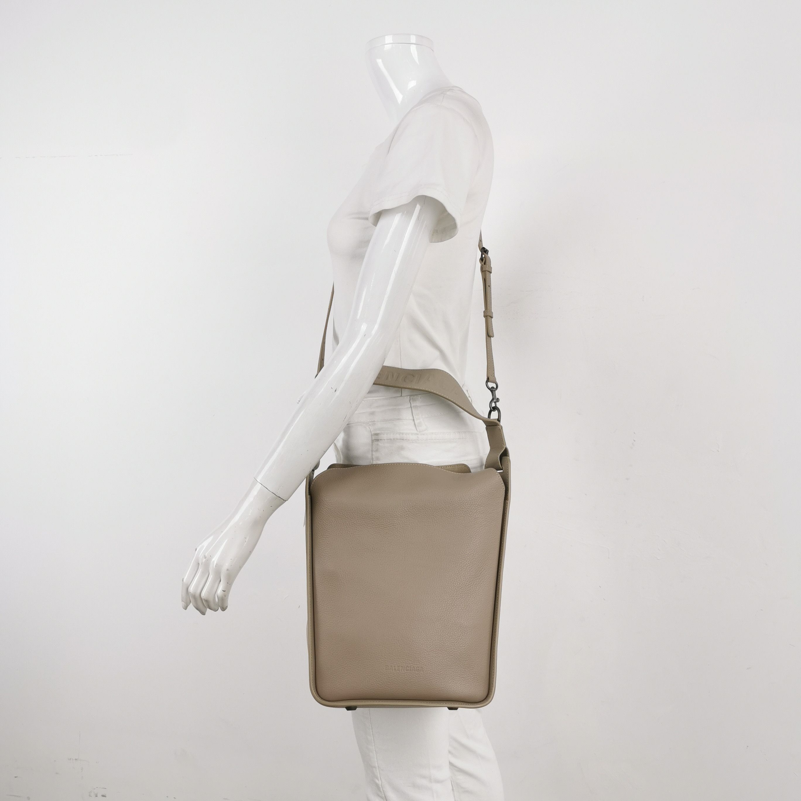 Balenciaga Balenciaga Women os Shoulder Bags Size ONE SIZE - 2 Thumbnail