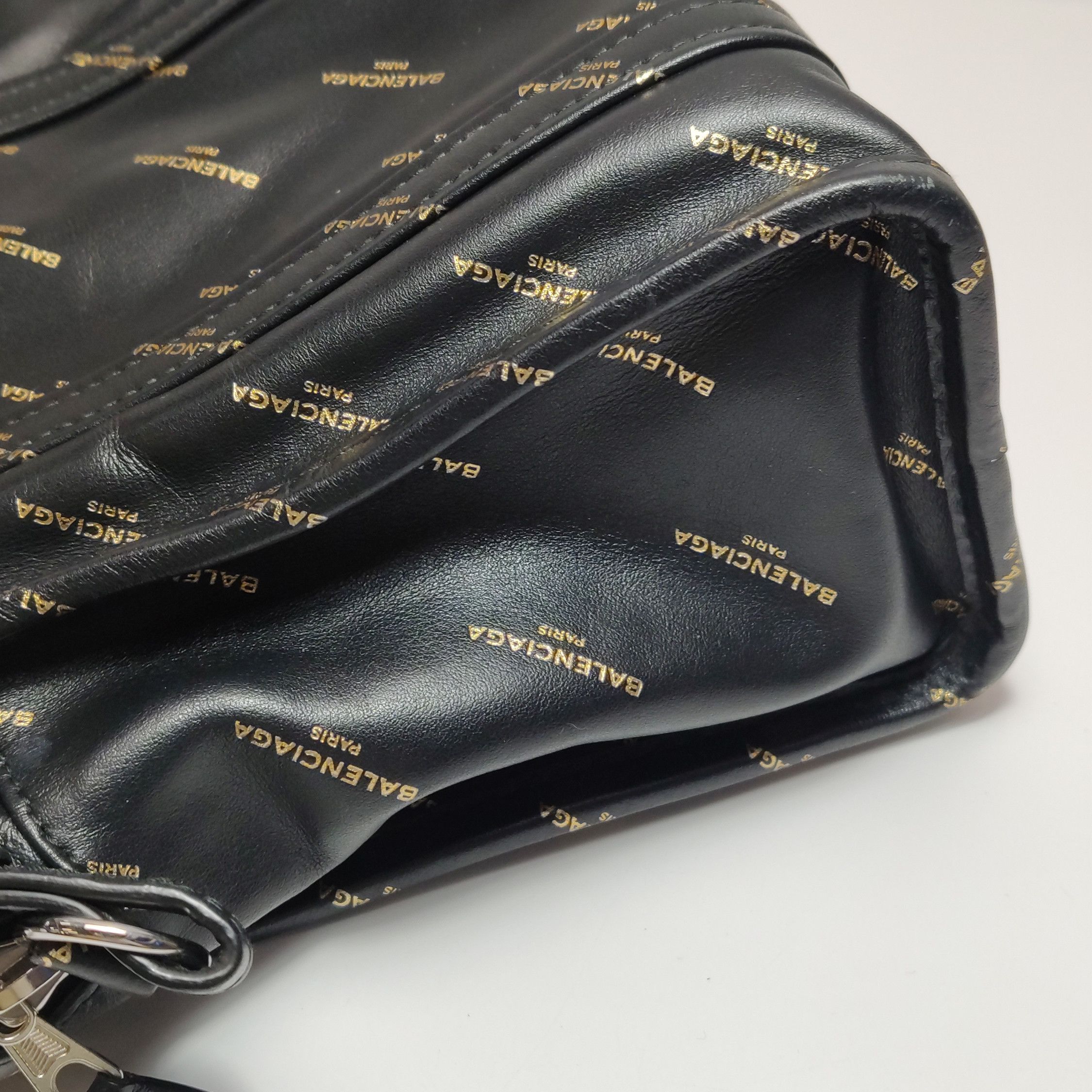 Balenciaga Balenciaga Women os Shoulder Bags Size ONE SIZE - 21 Thumbnail