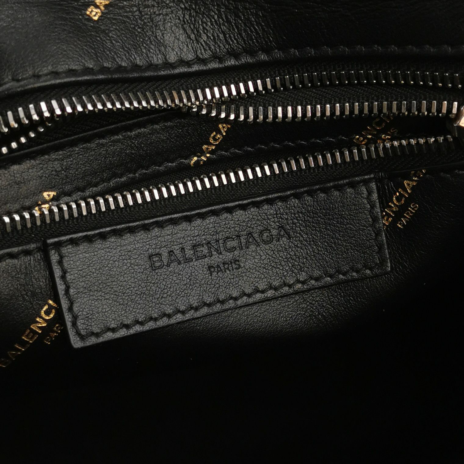 Balenciaga Balenciaga Women os Shoulder Bags Size ONE SIZE - 8 Thumbnail