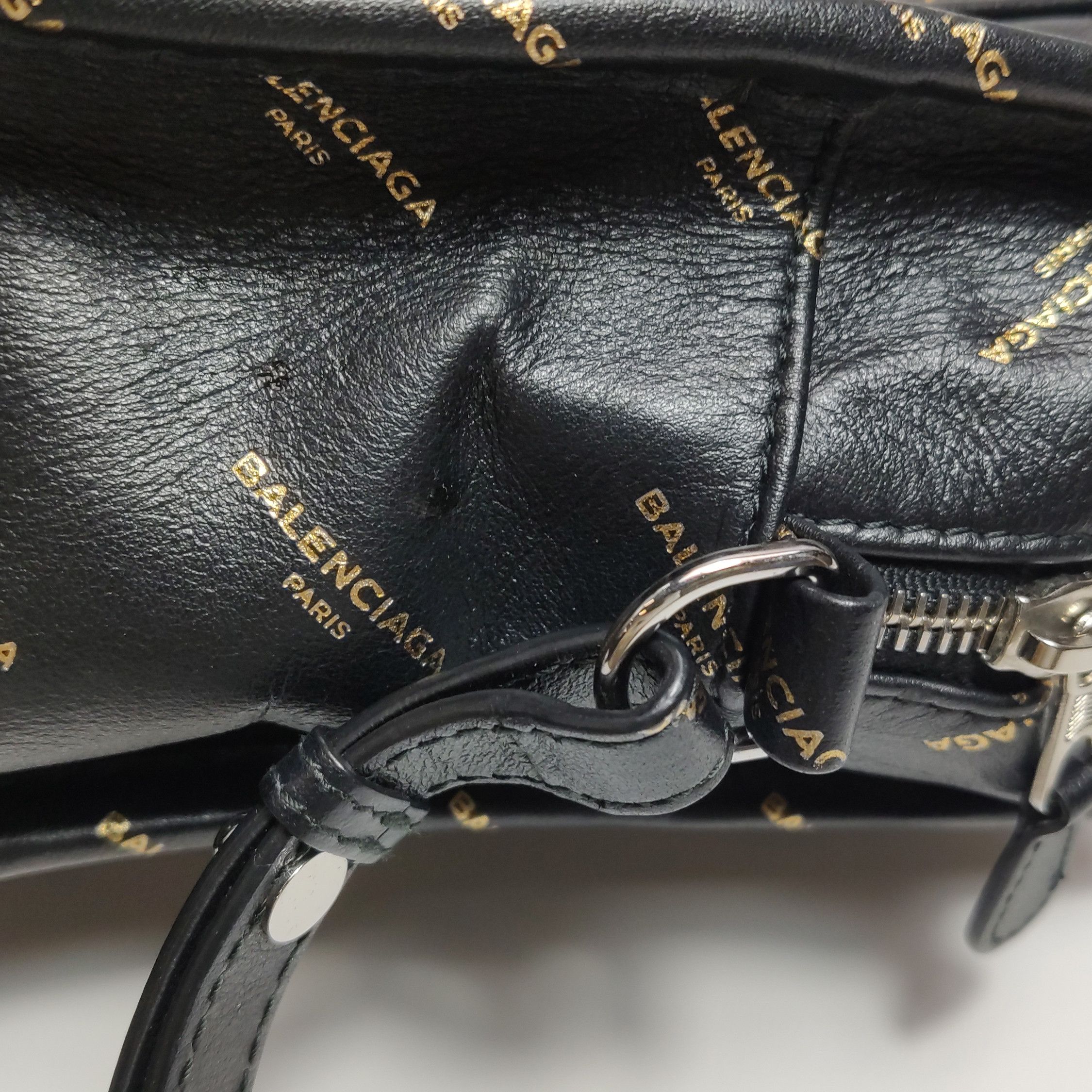 Balenciaga Balenciaga Women os Shoulder Bags Size ONE SIZE - 13 Thumbnail