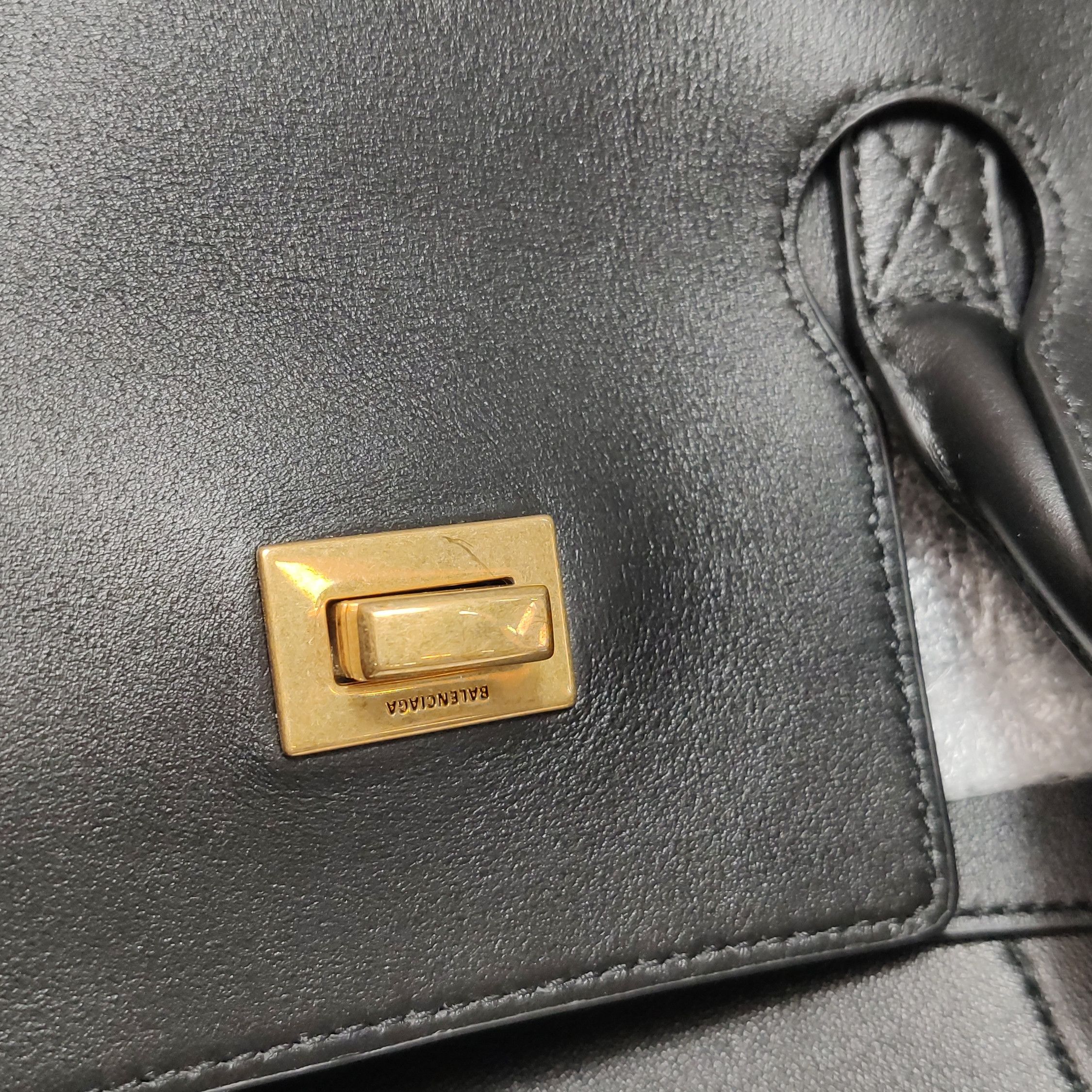 Balenciaga Balenciaga Women os Shoulder Bags Size ONE SIZE - 11 Thumbnail