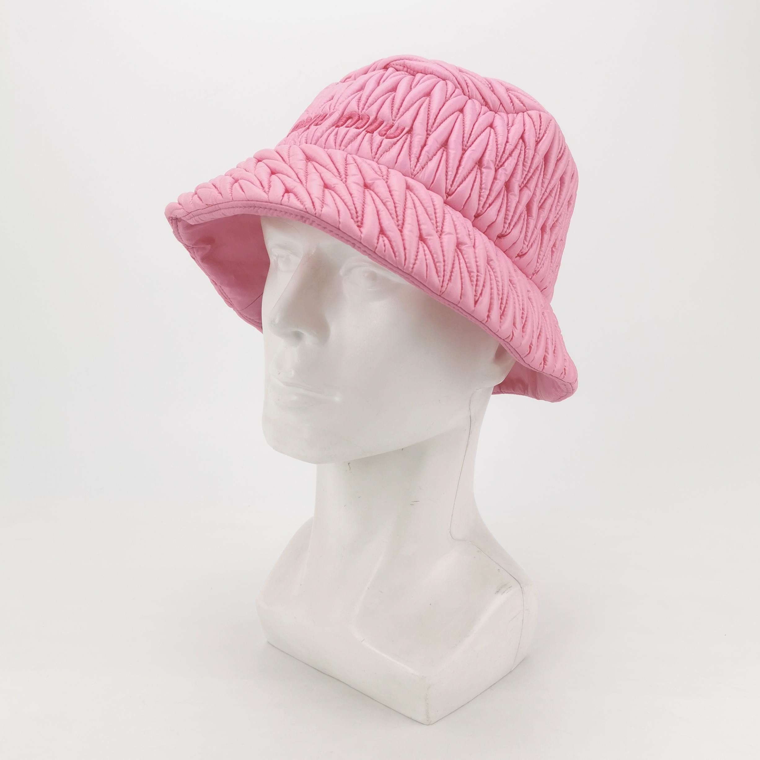 Miu Miu Miu Miu Matelassé Bucket Hat Size S Size ONE SIZE - 2 Thumbnail