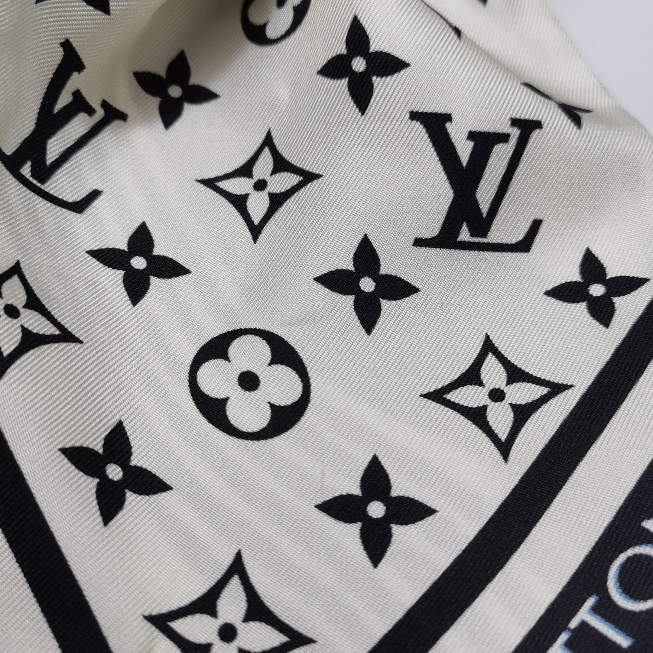 Louis Vuitton Louis Vuitton Monogram Silk Scarf Straw Hat One Size Size ONE SIZE - 10 Thumbnail