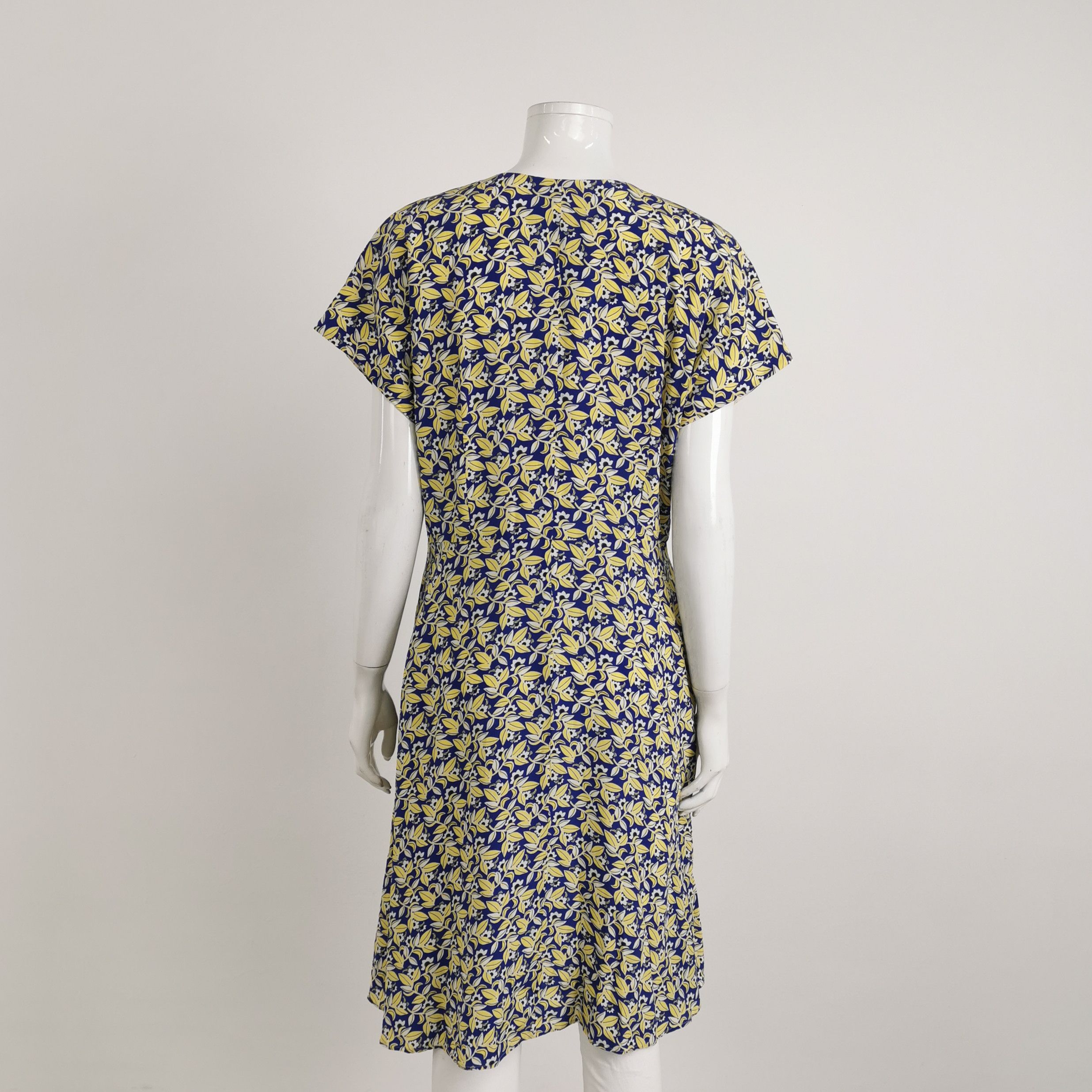 Weekend Max Mara Weekend Max Mara Silk Floral V-Neck Dress US 14 Size XL / US 12-14 / IT 48-50 - 2 Thumbnail