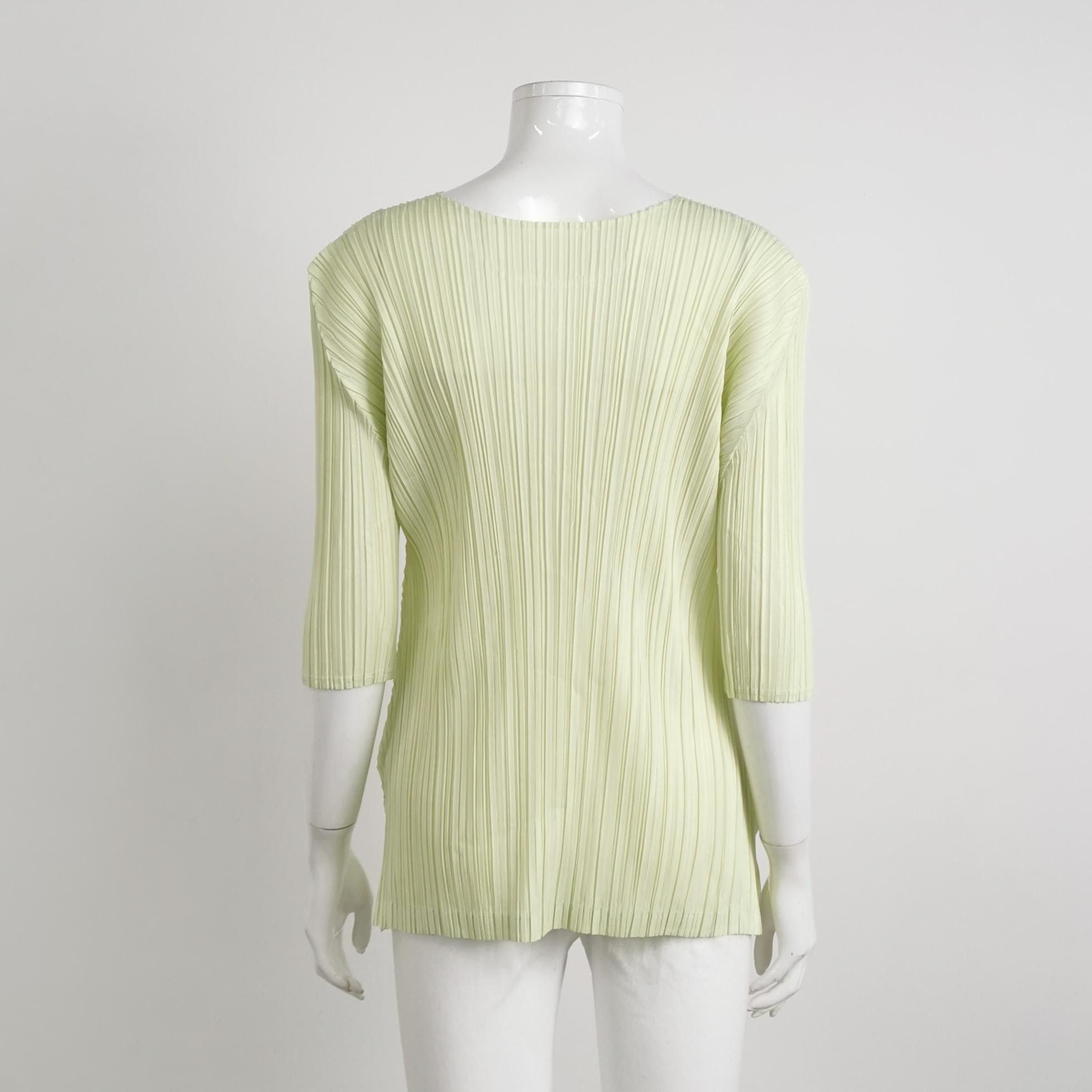 Pleats Please Issey Miyake Pleats Please Pleated Round Neck Top Size 3 Size M / US 6-8 / IT 42-44 - 2 Thumbnail