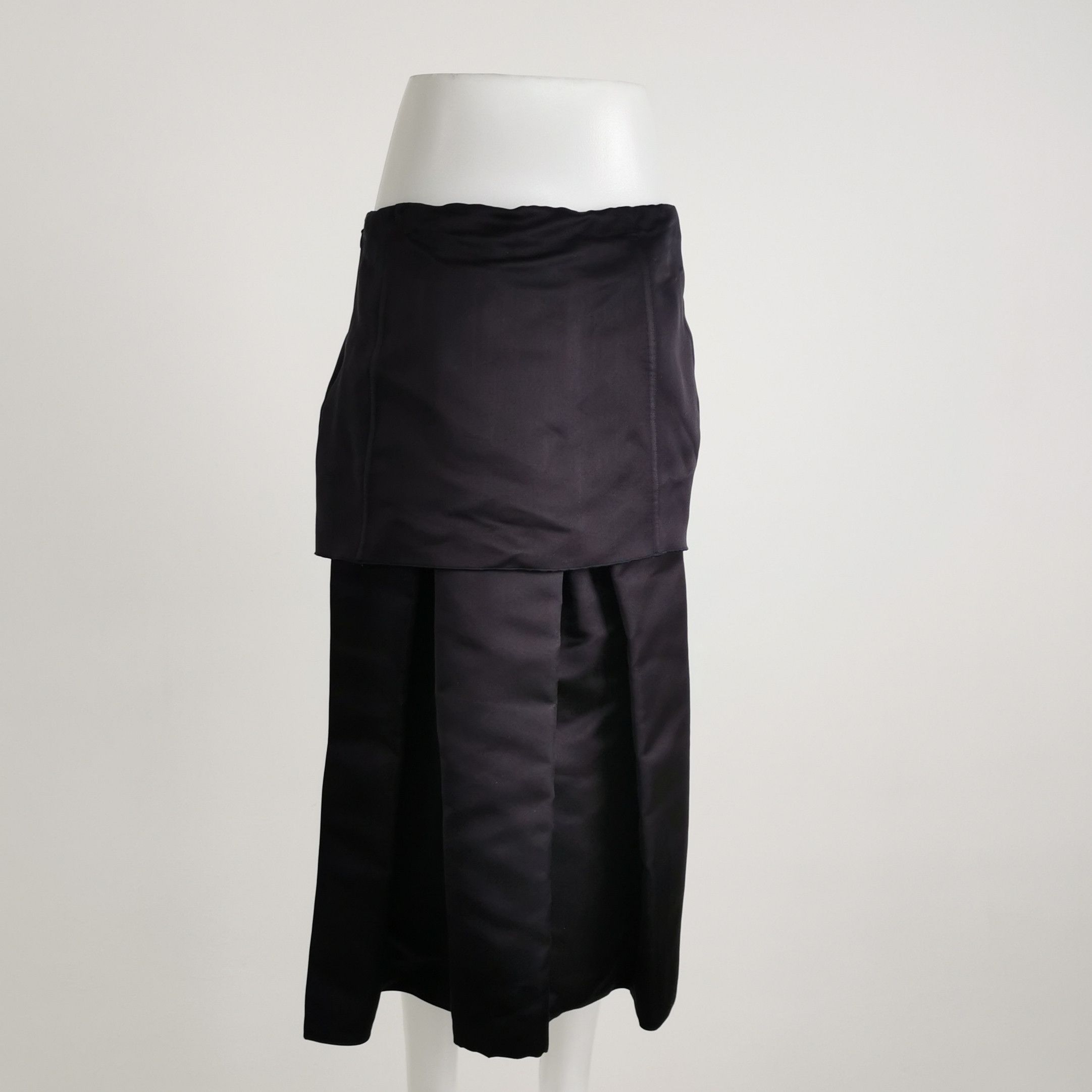 Prada Prada 100% Silk Mini Skirt Size 42 Size 28" / US 6 / IT 42 - 2 Thumbnail
