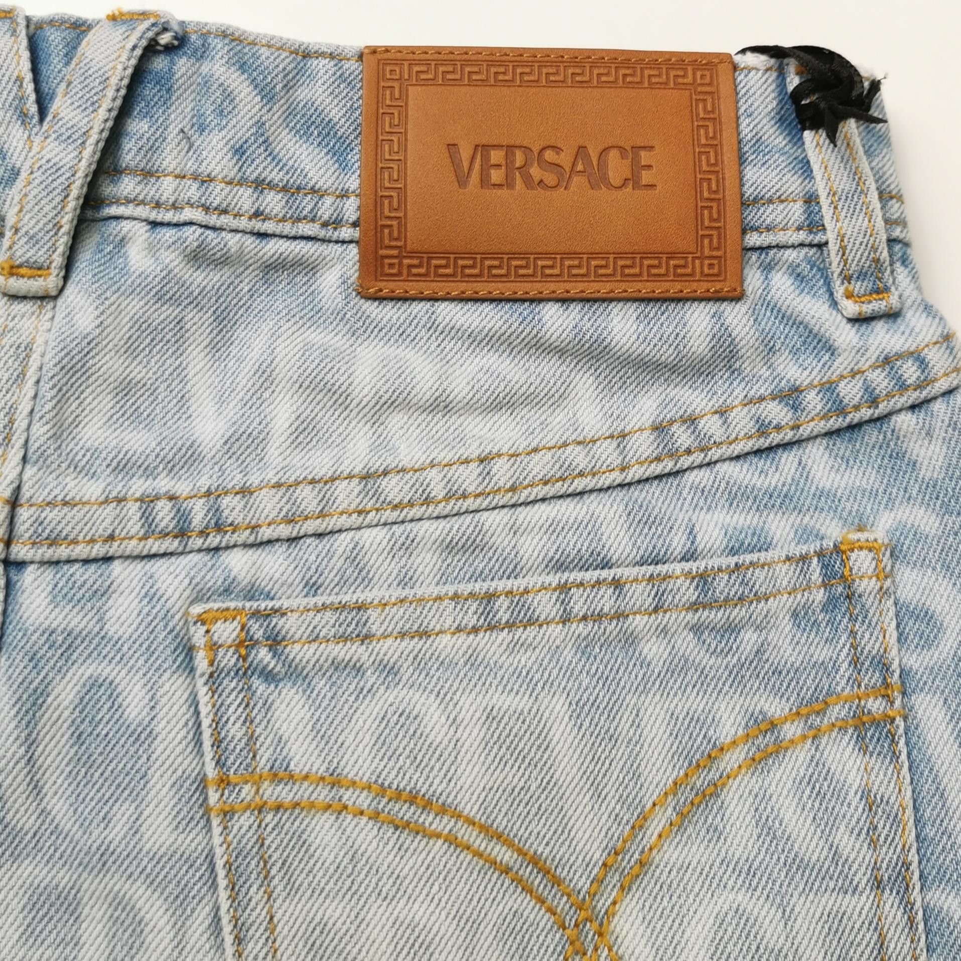 Versace Versace Logo Print Denim Mini Skirt Size 38 Size 26" / US 2 / IT 38 - 3 Thumbnail