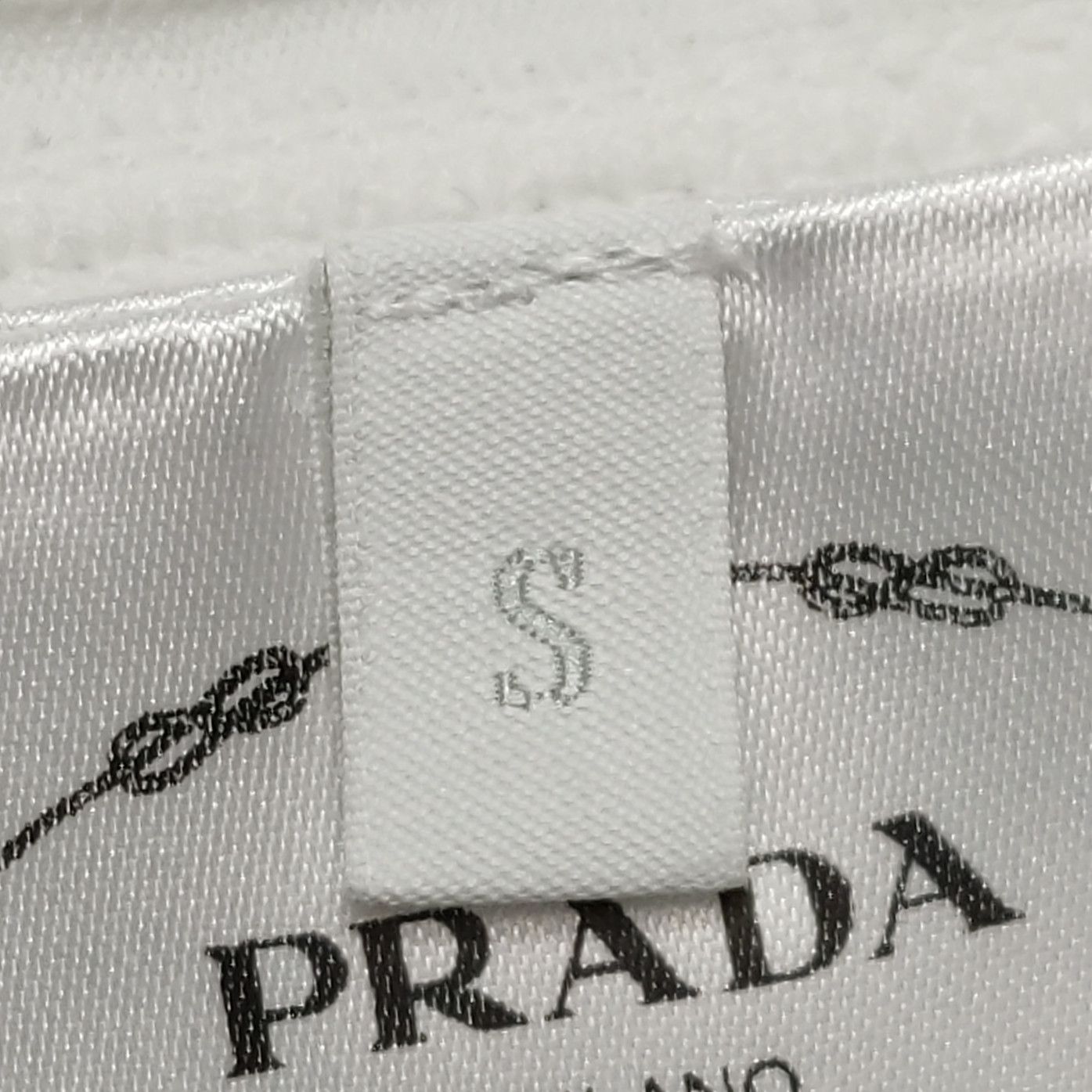 Prada Prada Logo Zip Polo Shirt Size S Size US S / EU 44-46 / 1 - 7 Thumbnail
